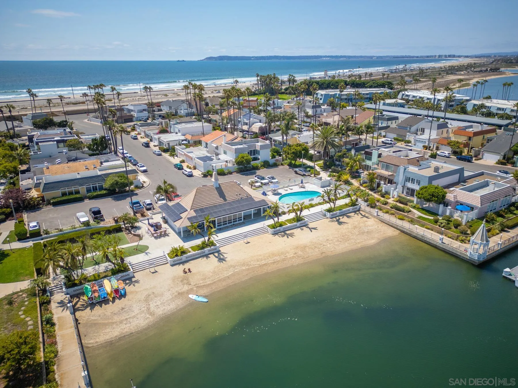 https://cdn.realtyfeed.com/cdn/127/250033894/f100283fd1a1f02bb2531c653a220d3d.webp