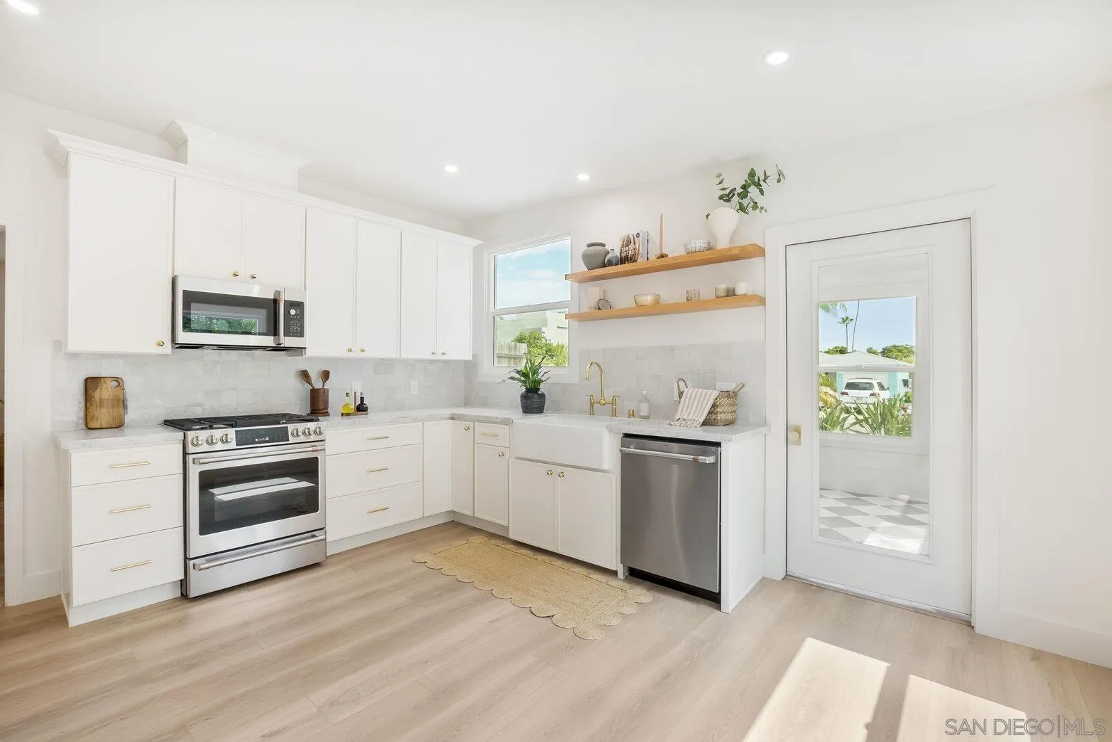 https://cdn.realtyfeed.com/cdn/127/250033895/062e2efeaf844c0cd921f09e06e616bd.webp