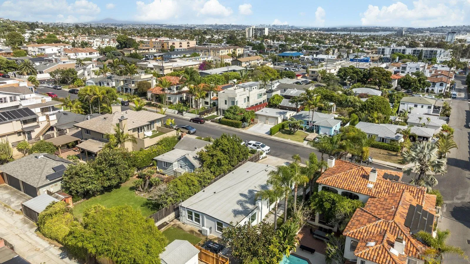 https://cdn.realtyfeed.com/cdn/127/250033895/1a80da9cf2cc3993cdabf95b227a5a07.webp