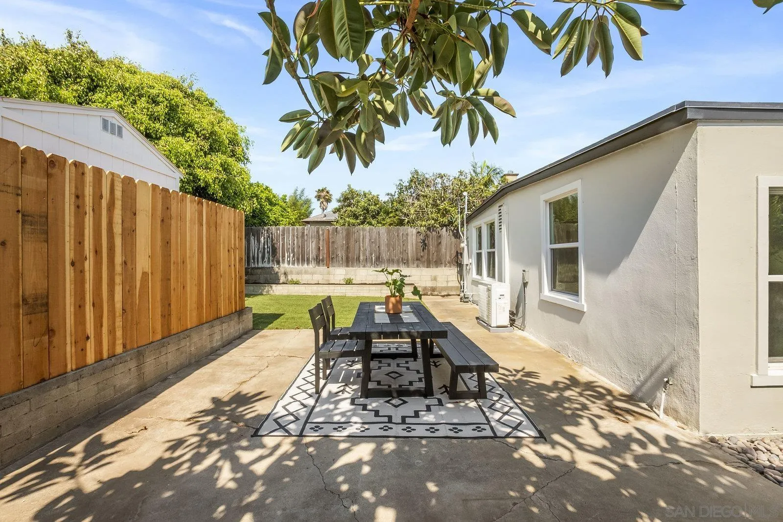 https://cdn.realtyfeed.com/cdn/127/250033895/f671decca3a28e46f7144751c009d0d5.webp