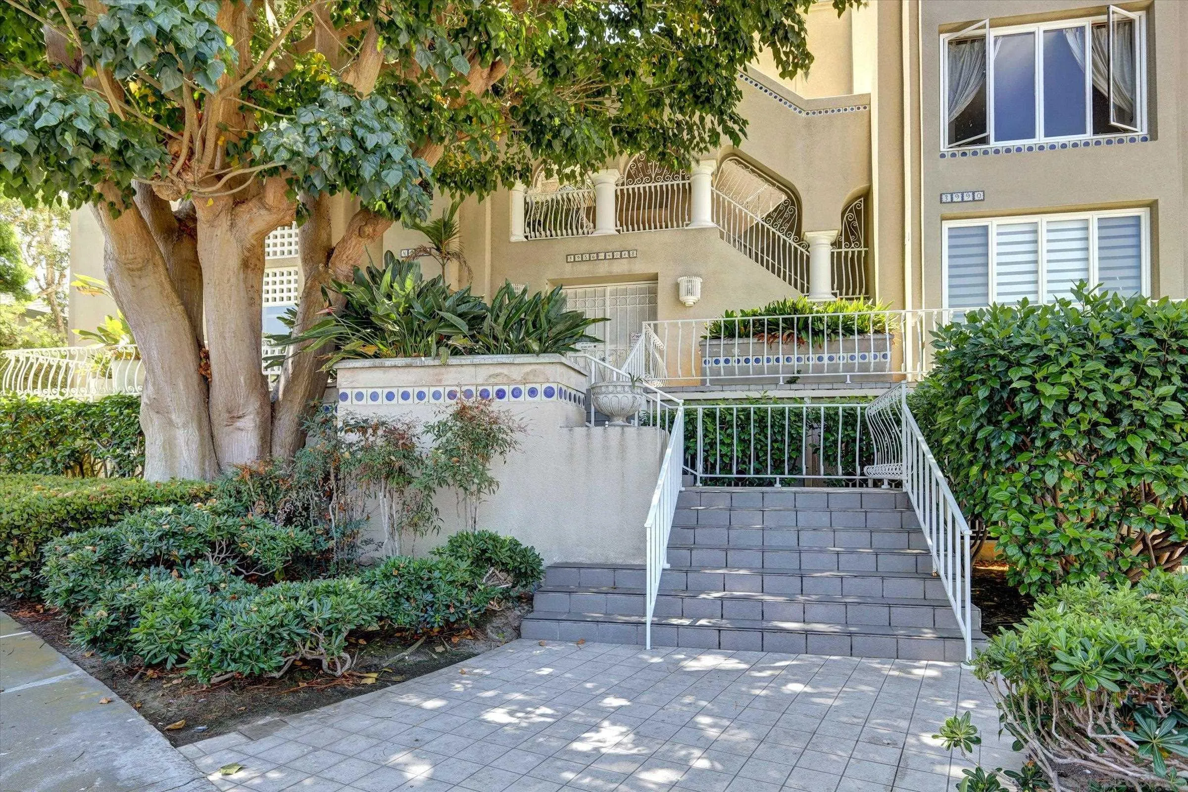 Photo #2: 250033902 Listing 