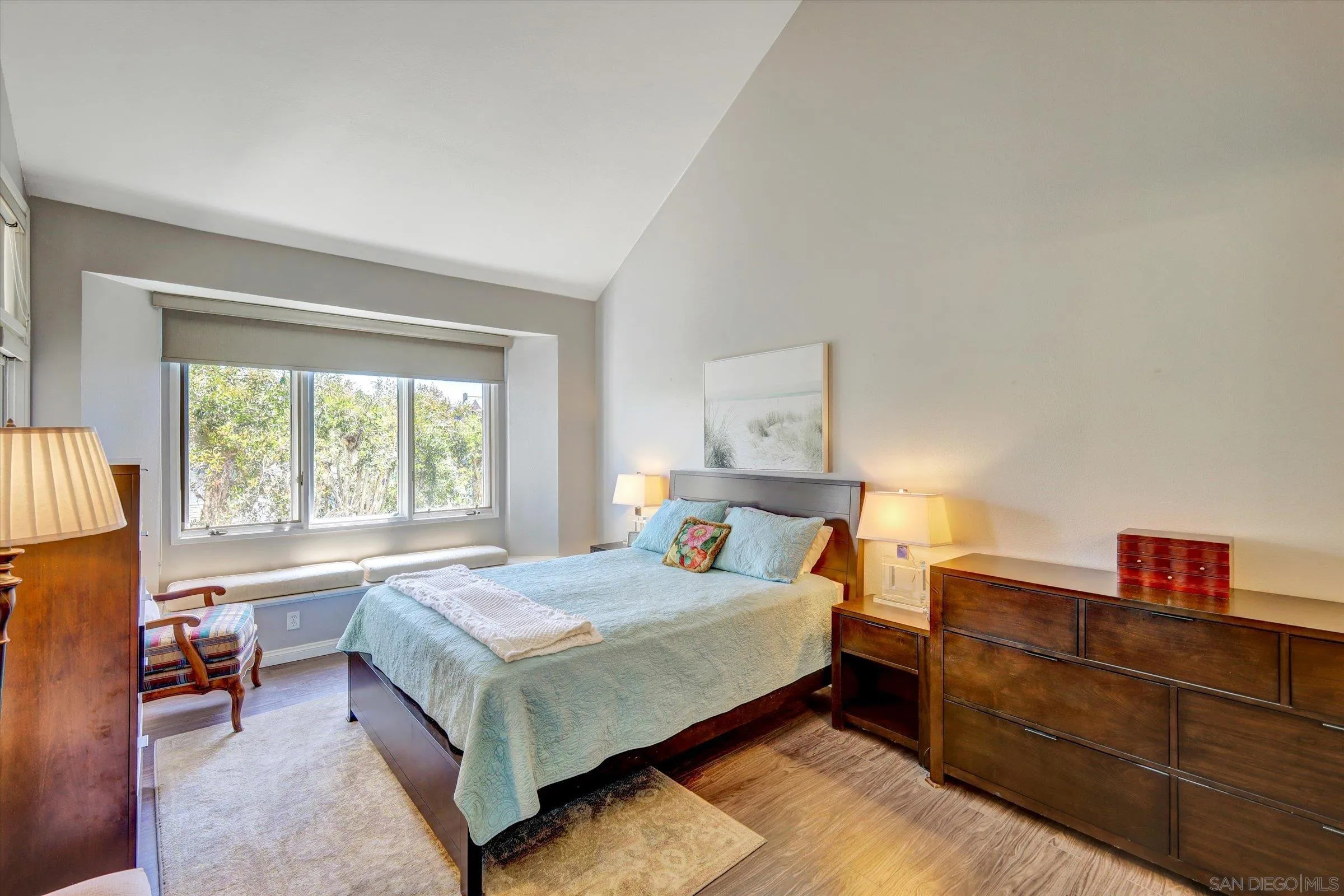 Photo #12: 250033902 Listing: Photo #12