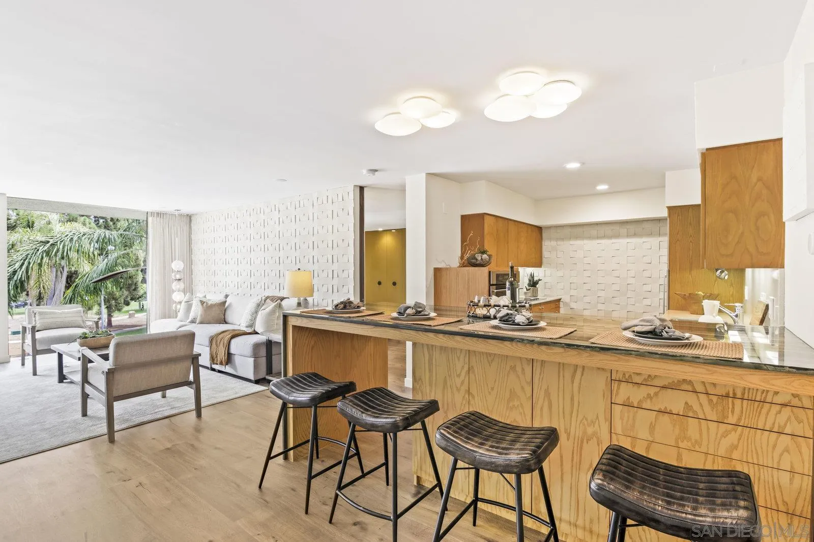 Photo #11: 250033903 Listing: Photo #11