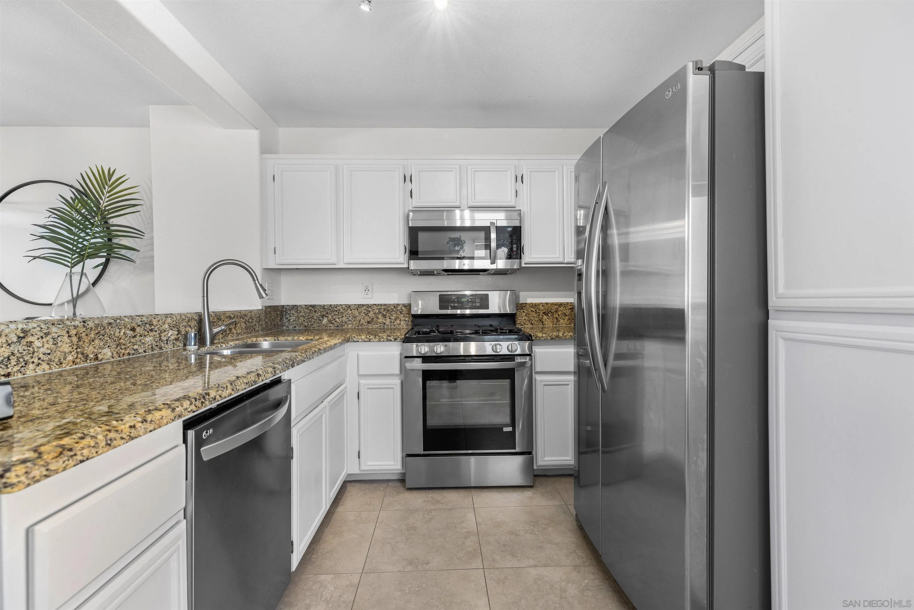 Photo #6: 250033905 Listing 