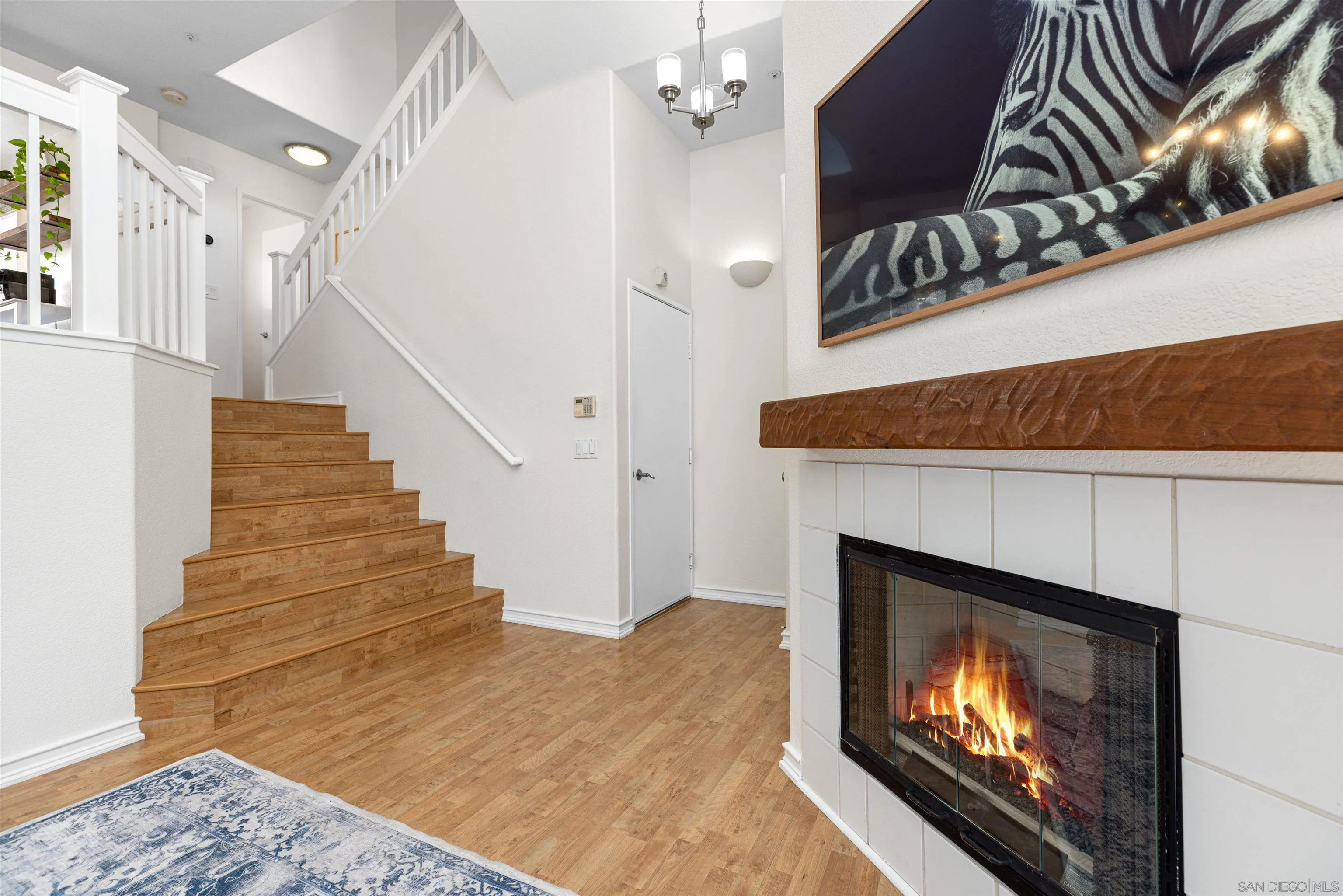 Photo #2: 250033905 Listing 