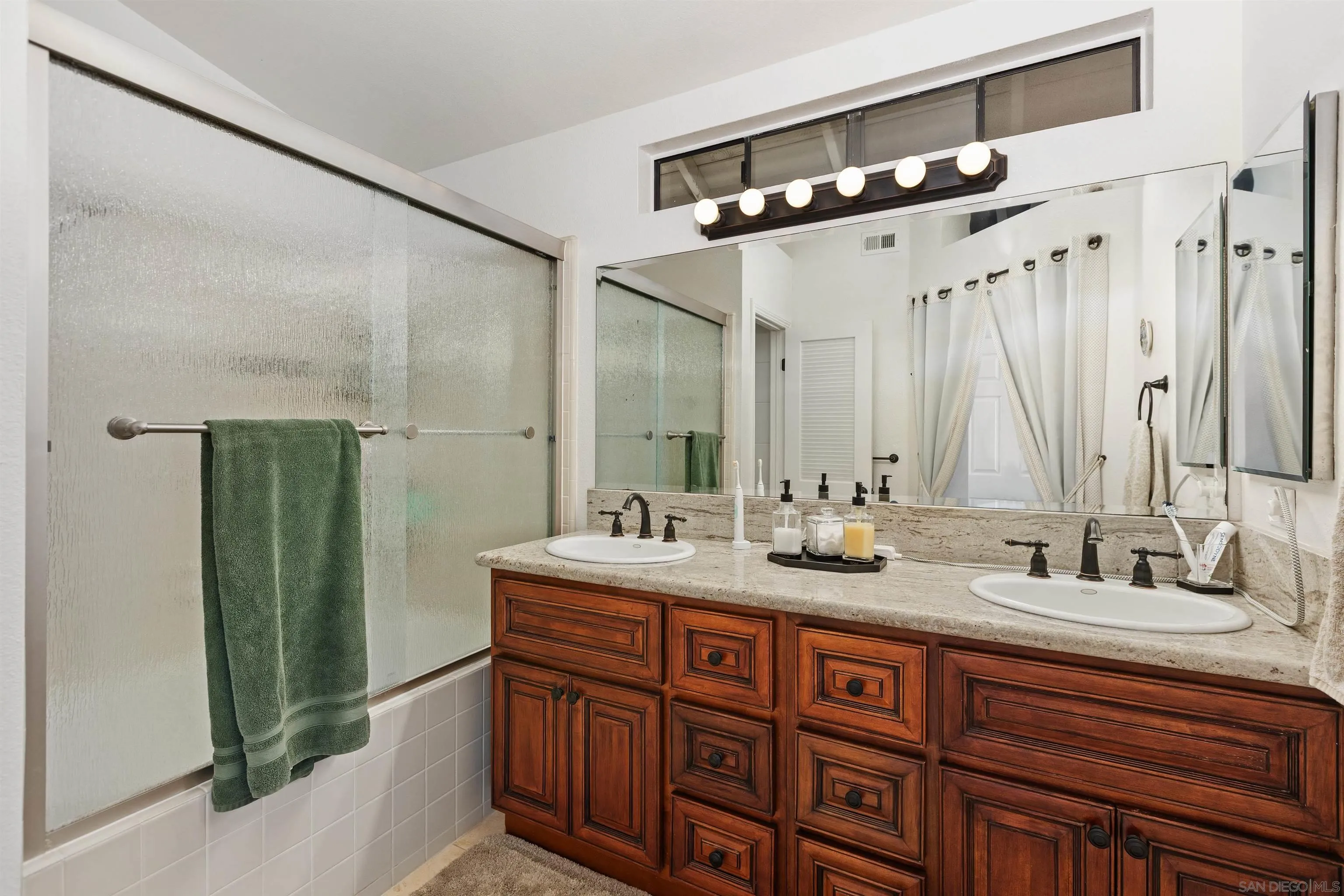 https://cdn.realtyfeed.com/cdn/127/250033915/39a0607ef9d67a9bc1efcf0dce1f3d43.webp