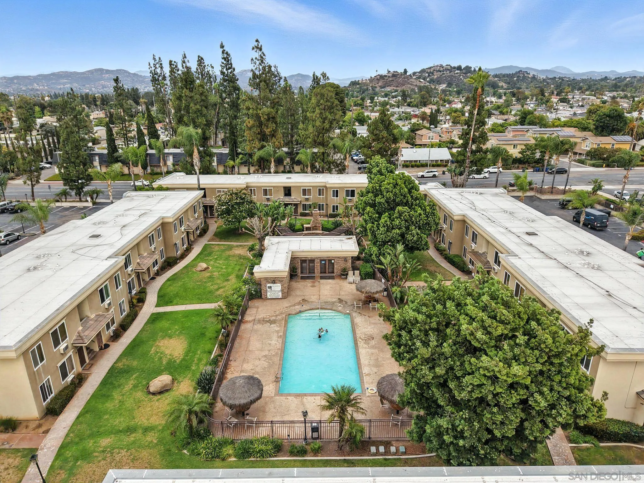 Photo #3: 250033916 Listing 