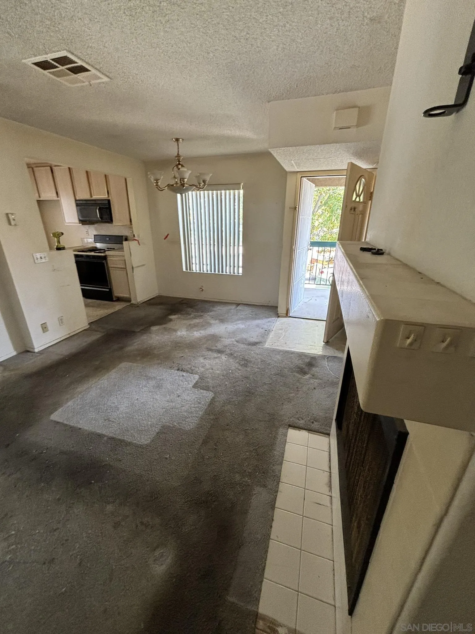 Photo #2: 250033919 Listing 