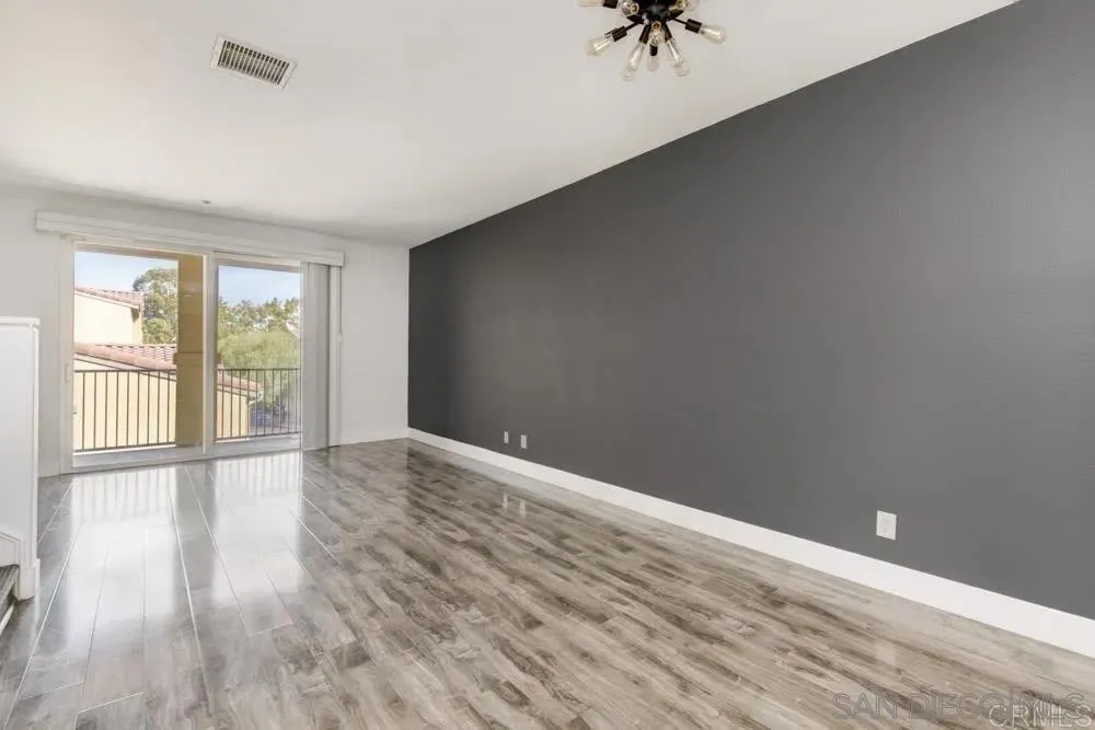 Photo #4: 250033929 Listing 