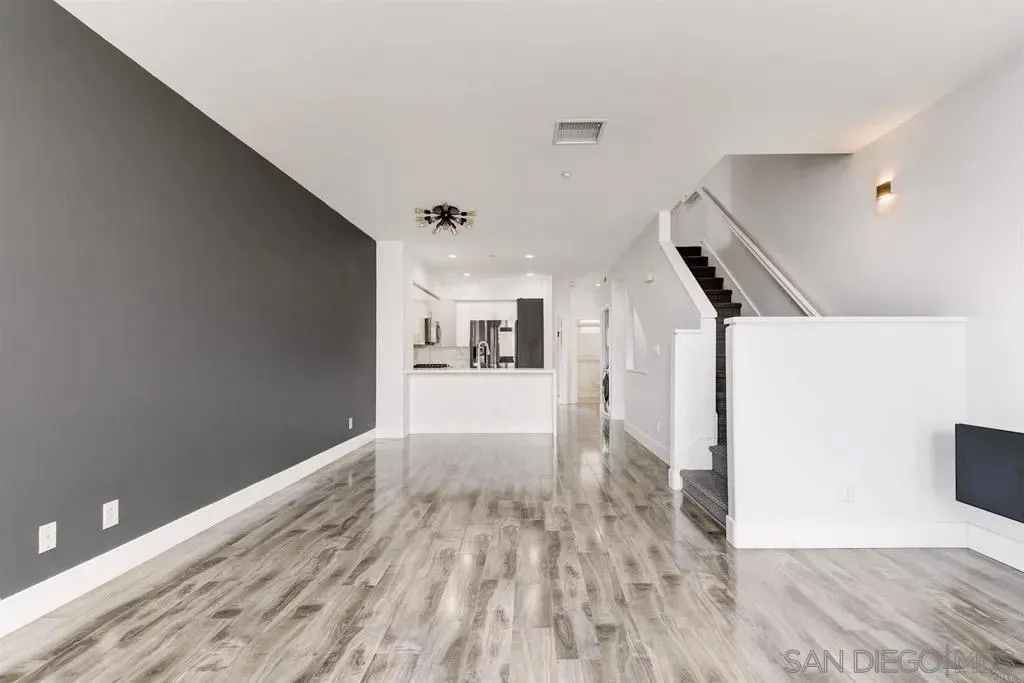 Photo #33: 250033929 Listing: Photo #33
