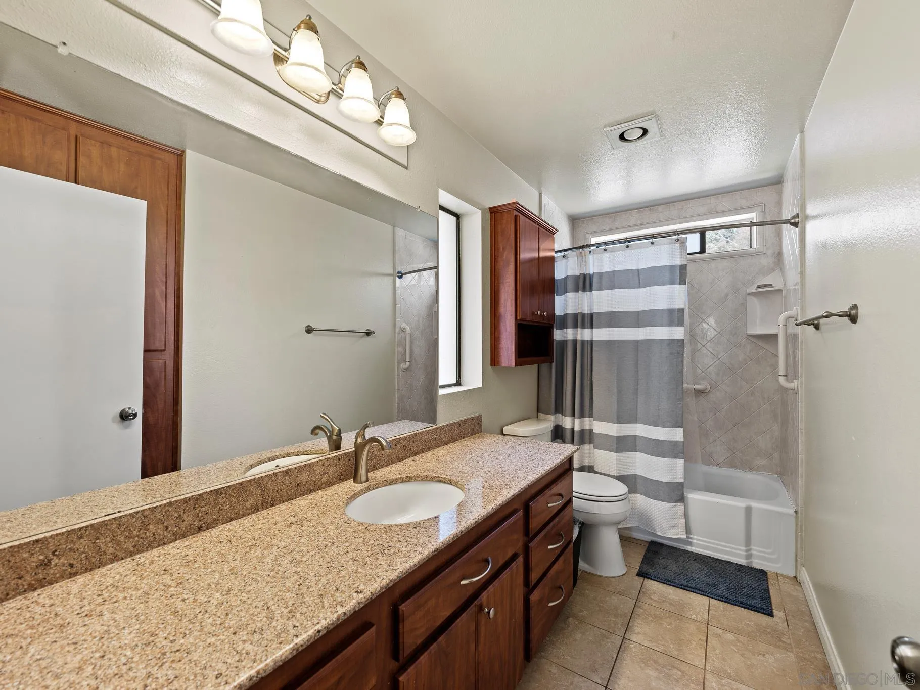 Photo #19: 250033930 Listing: Photo #19