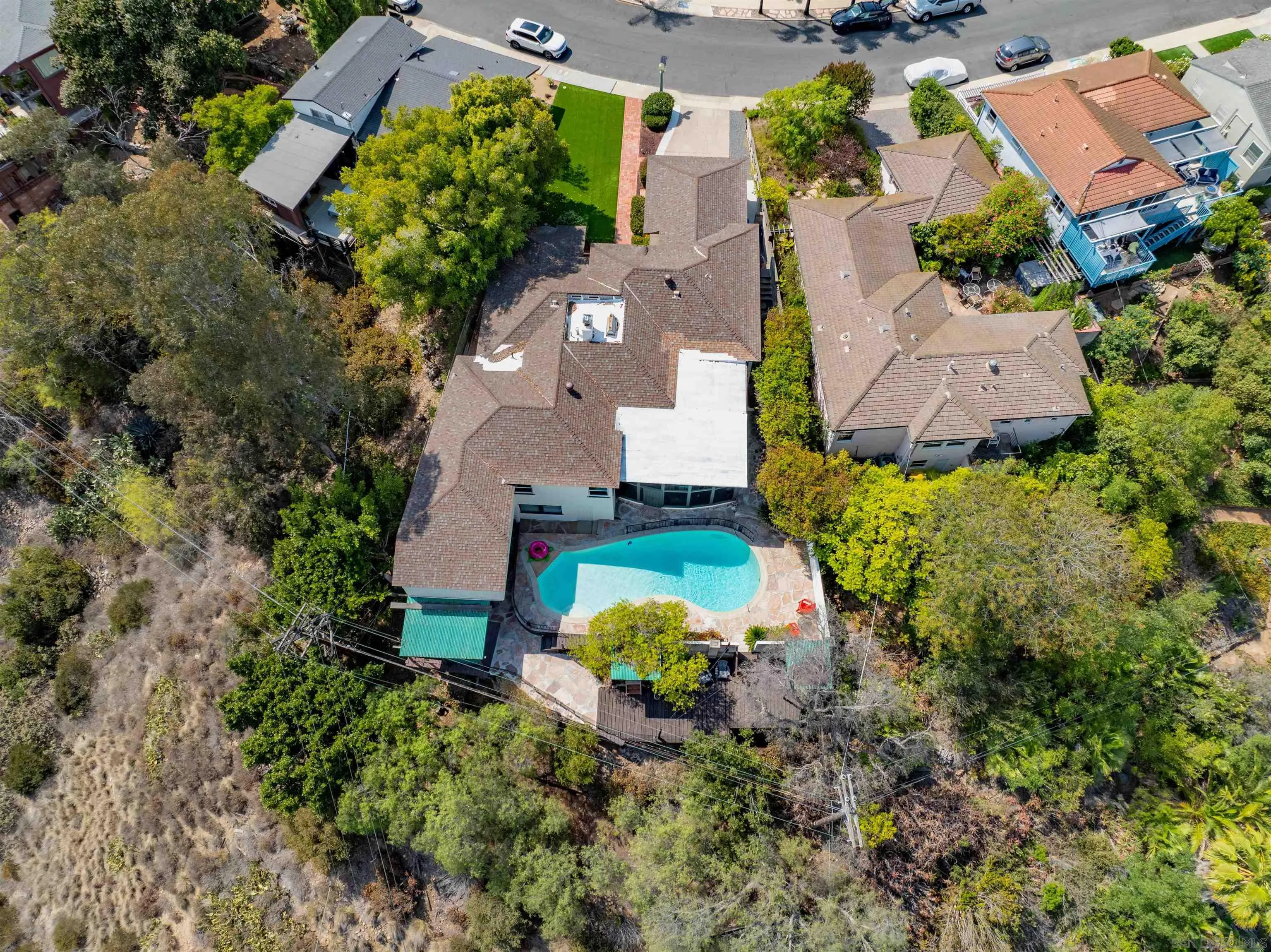 https://cdn.realtyfeed.com/cdn/127/250033937/a1838fcb1bca837a581fad7b1c1634e8.webp