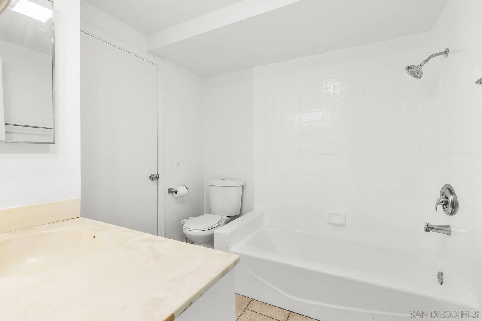 Photo #11: 250033944 Listing: Photo #11