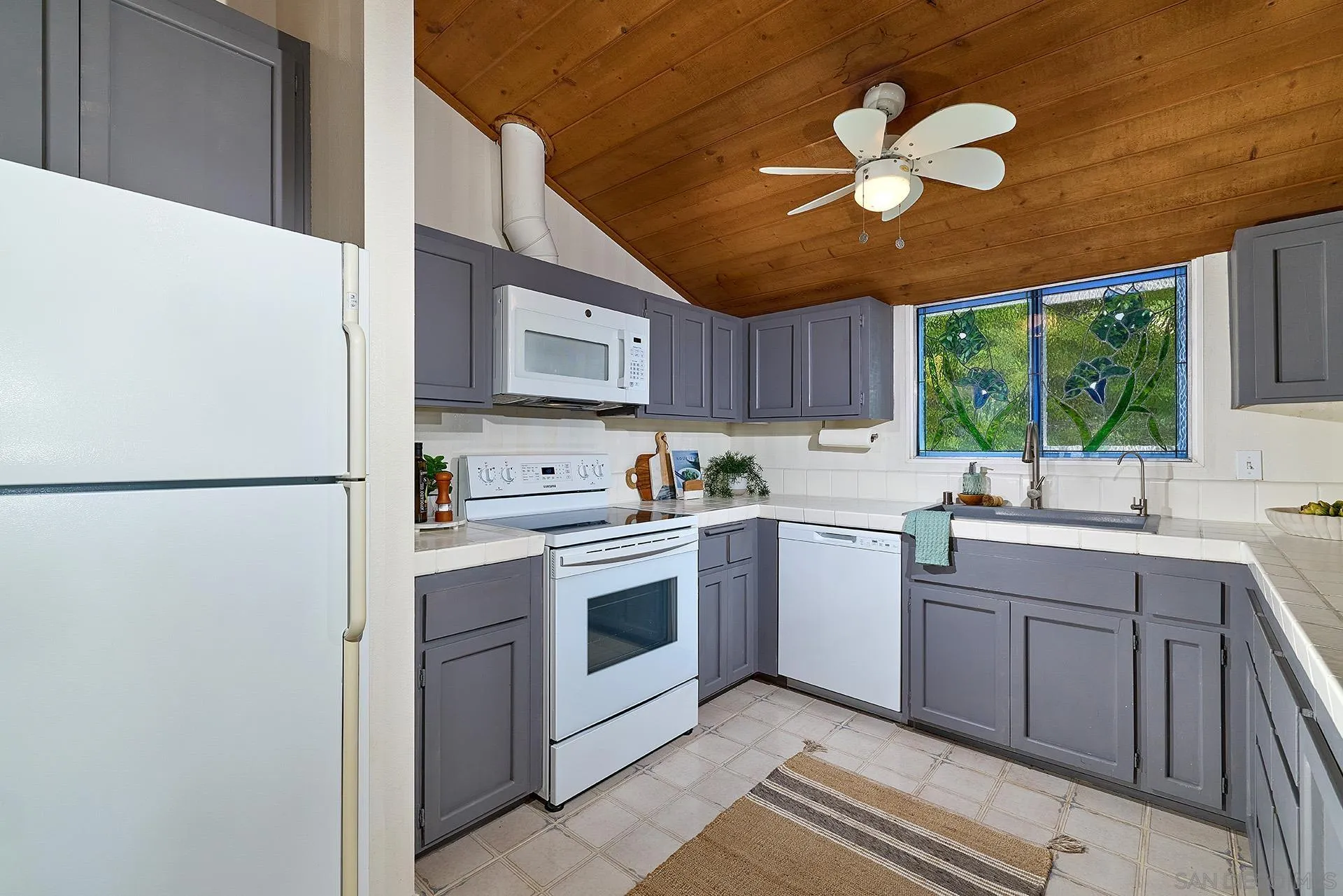Photo #12: 250033949 Listing: Photo #12