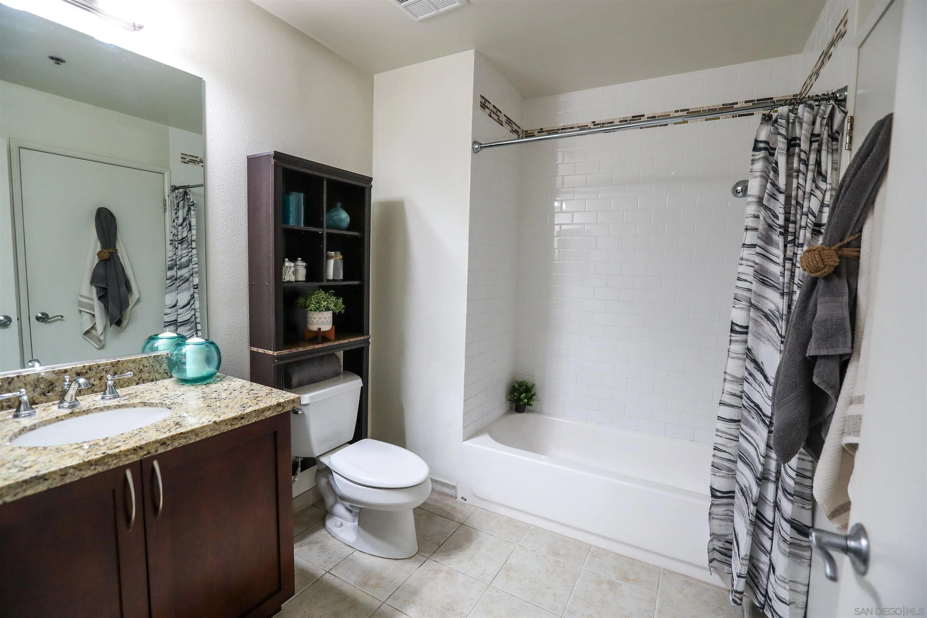 Photo #20: 250033956 Listing: Photo #20