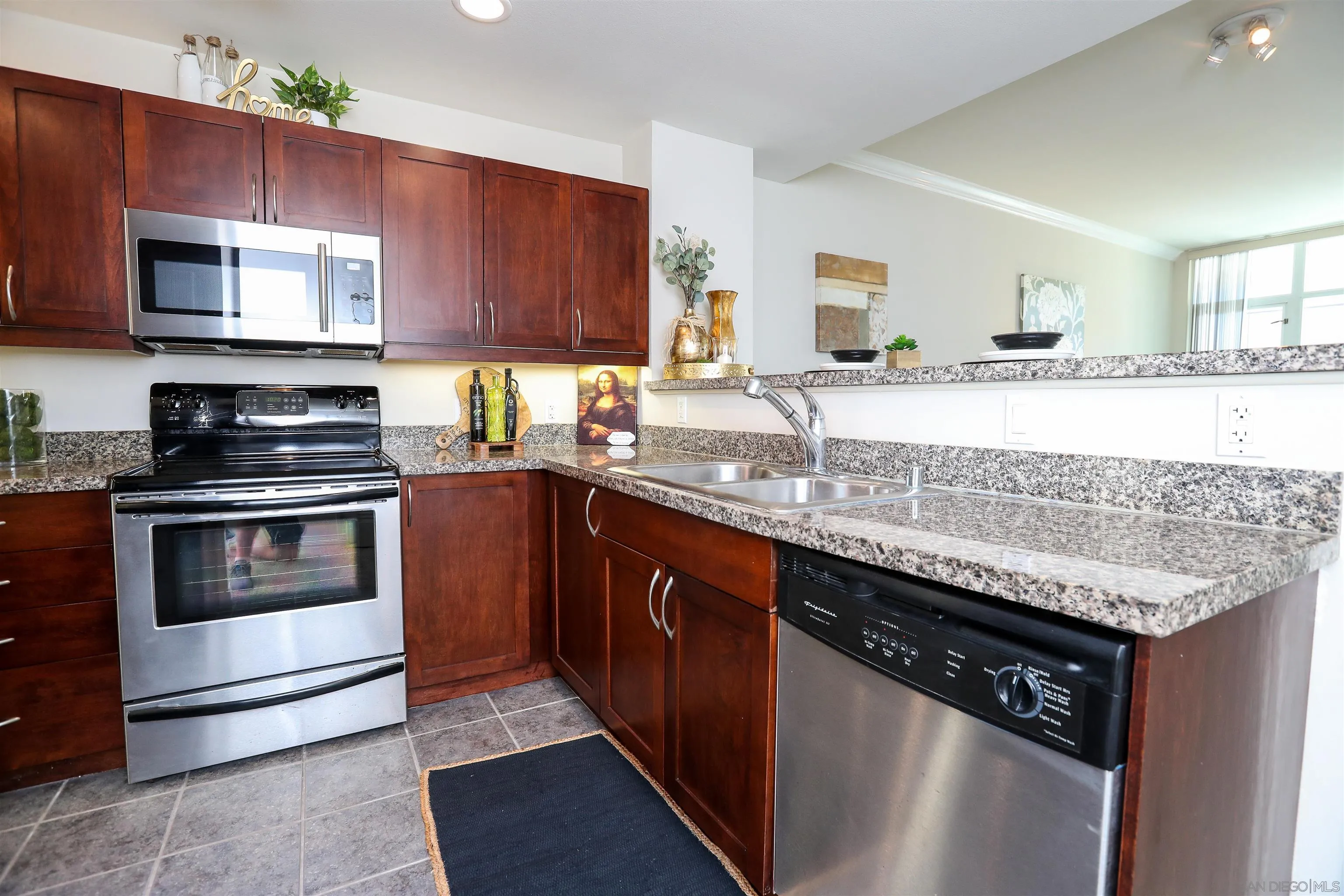 Photo #5: 250033956 Listing 