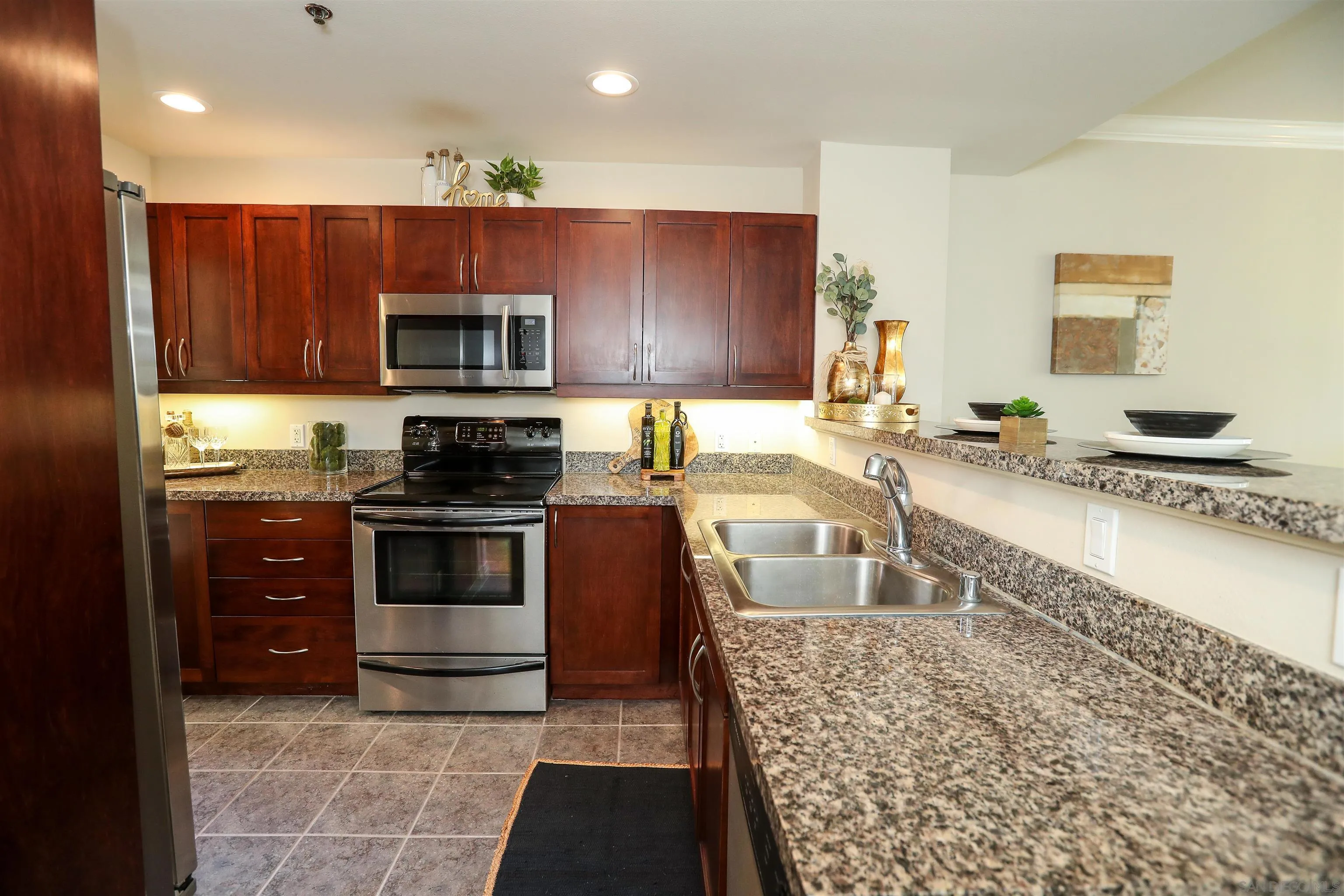 Photo #7: 250033956 Listing: Photo #7