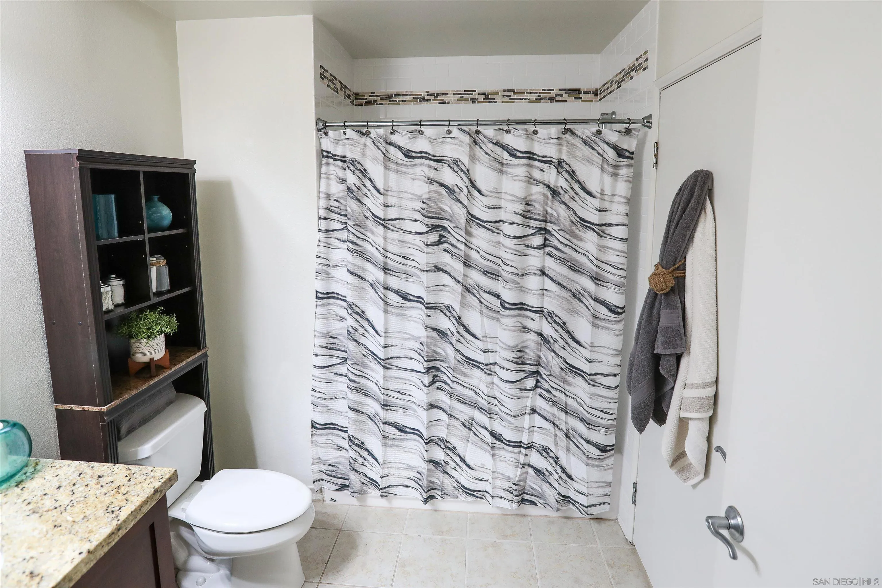 Photo #22: 250033956 Listing: Photo #22
