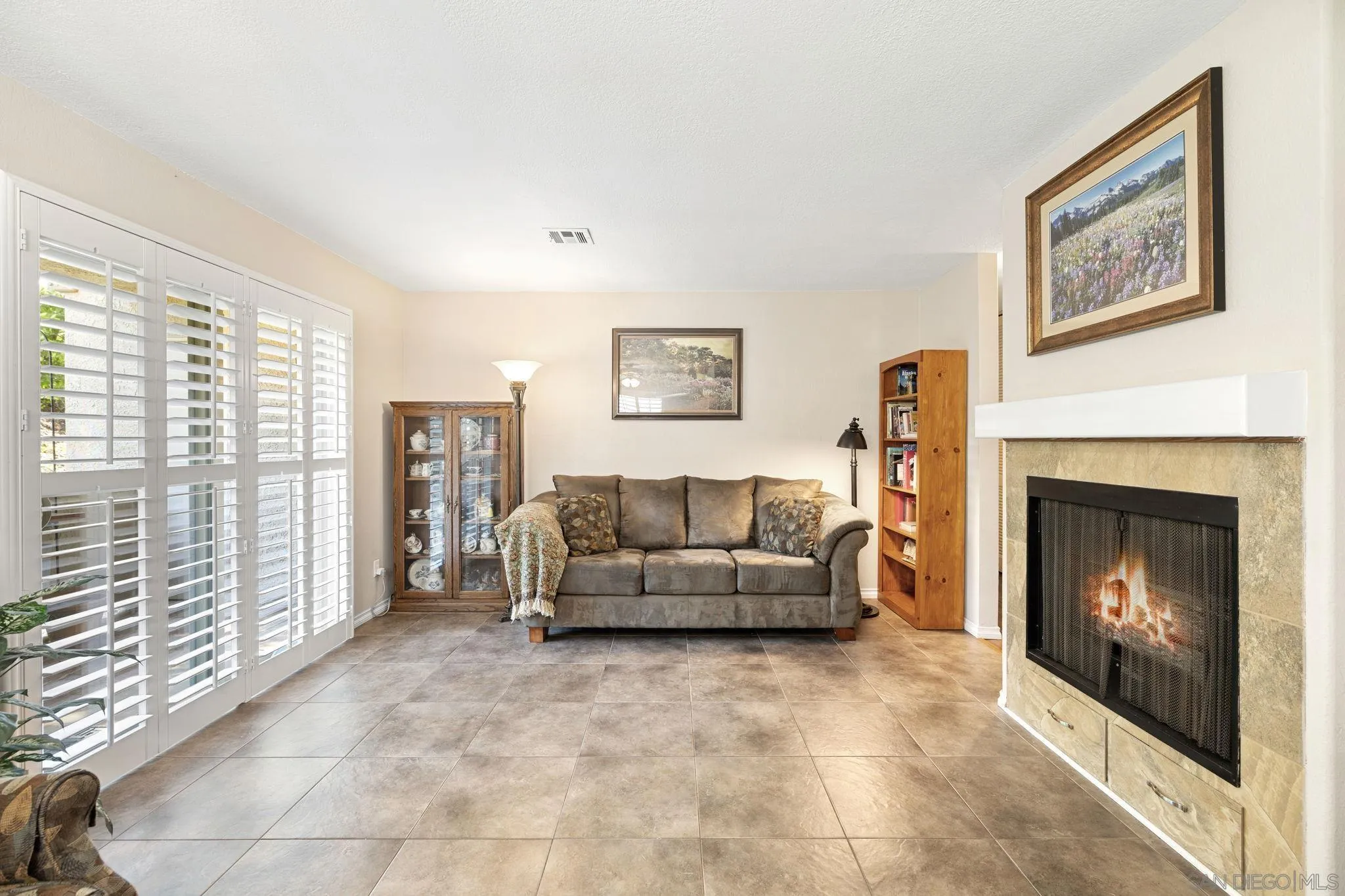 Photo #5: 250033965 Listing 