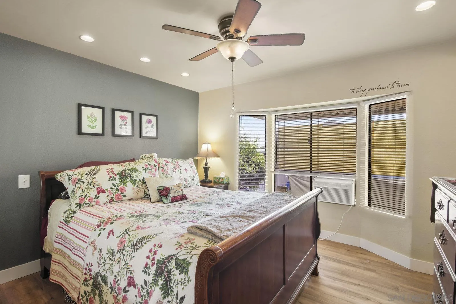 https://cdn.realtyfeed.com/cdn/127/250033973/18b3fcddeae59f87fb589979c0aedbbc.webp