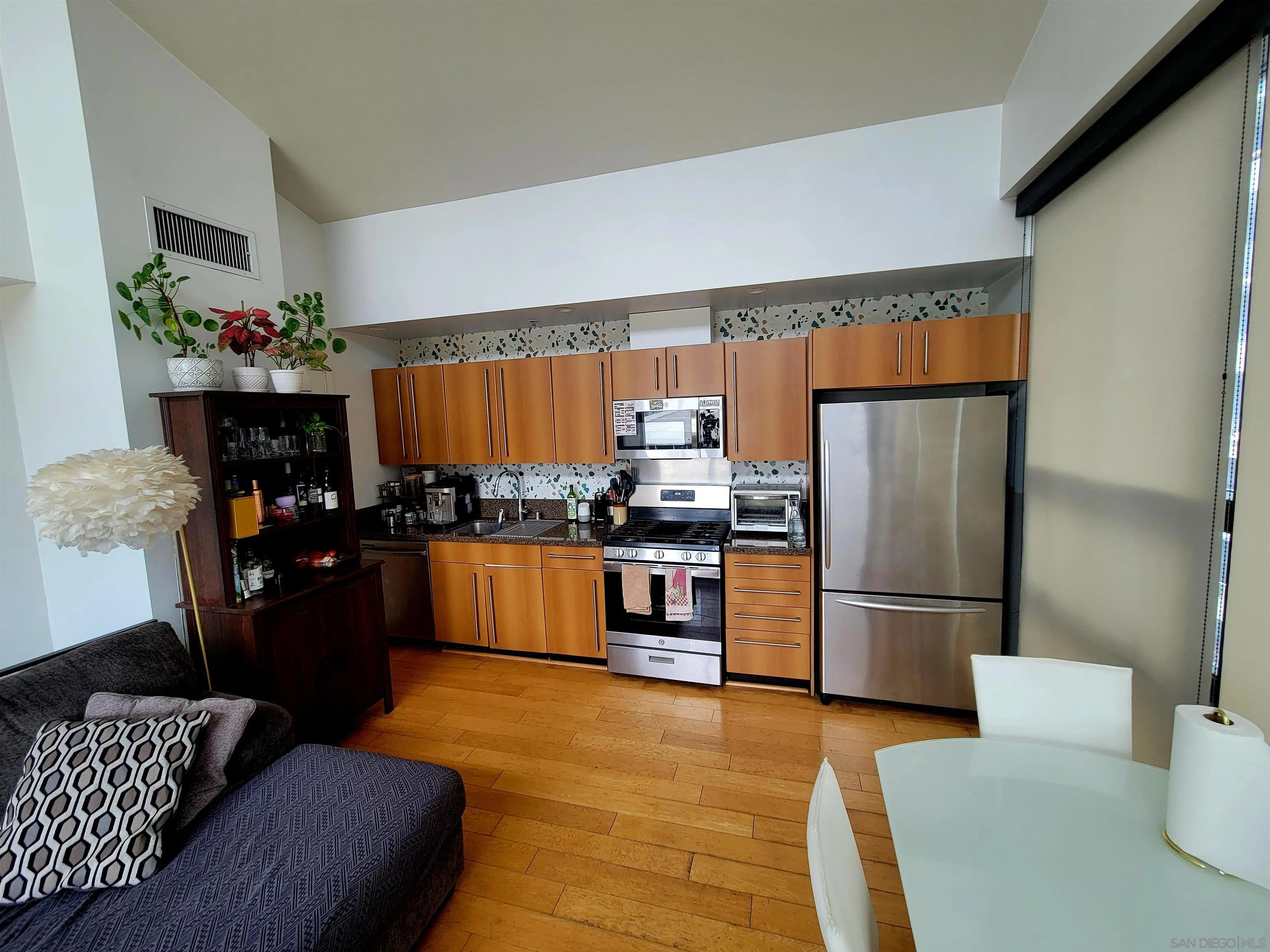 Photo #6: 250033979 Listing 