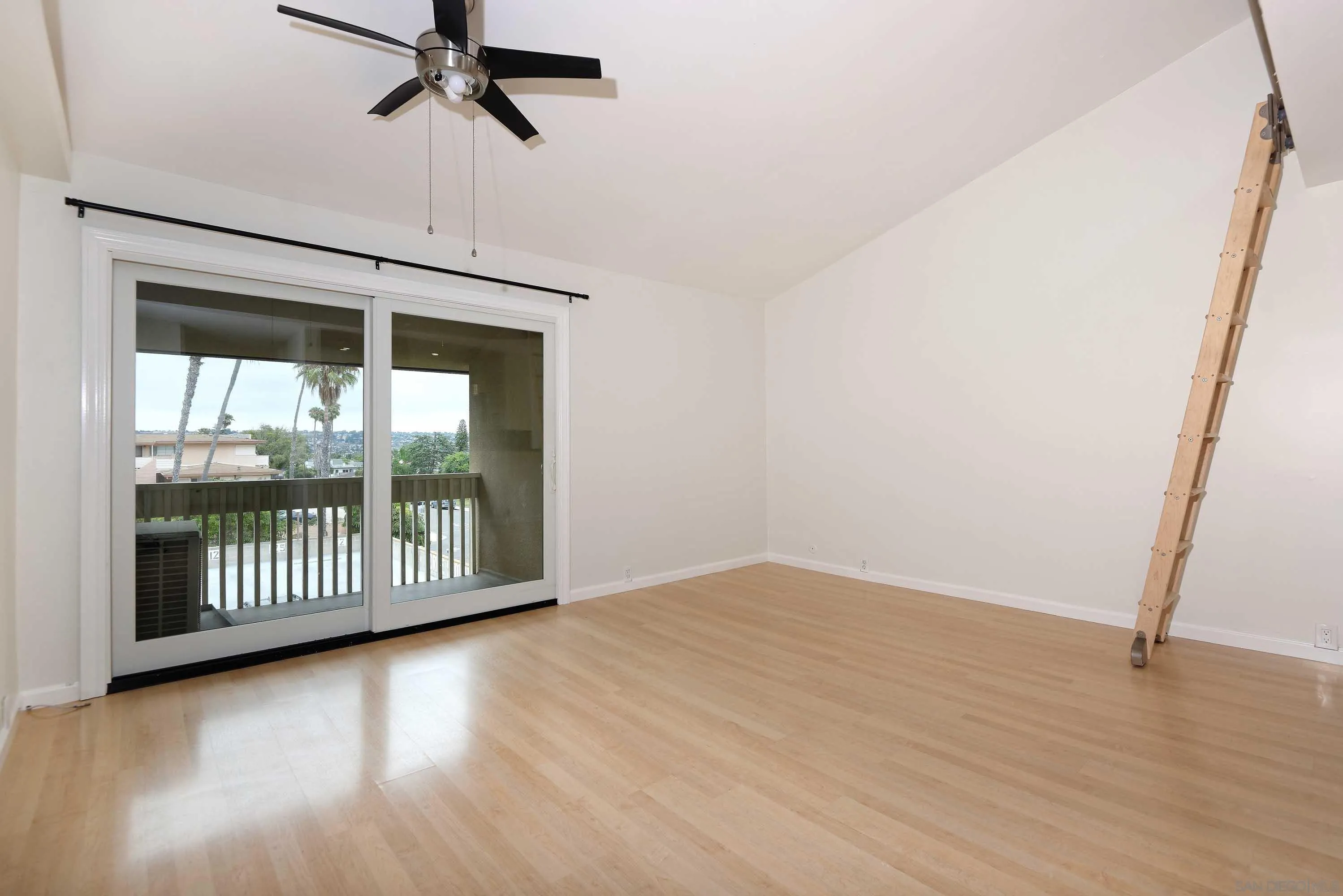 Photo #2: 250033980 Listing 