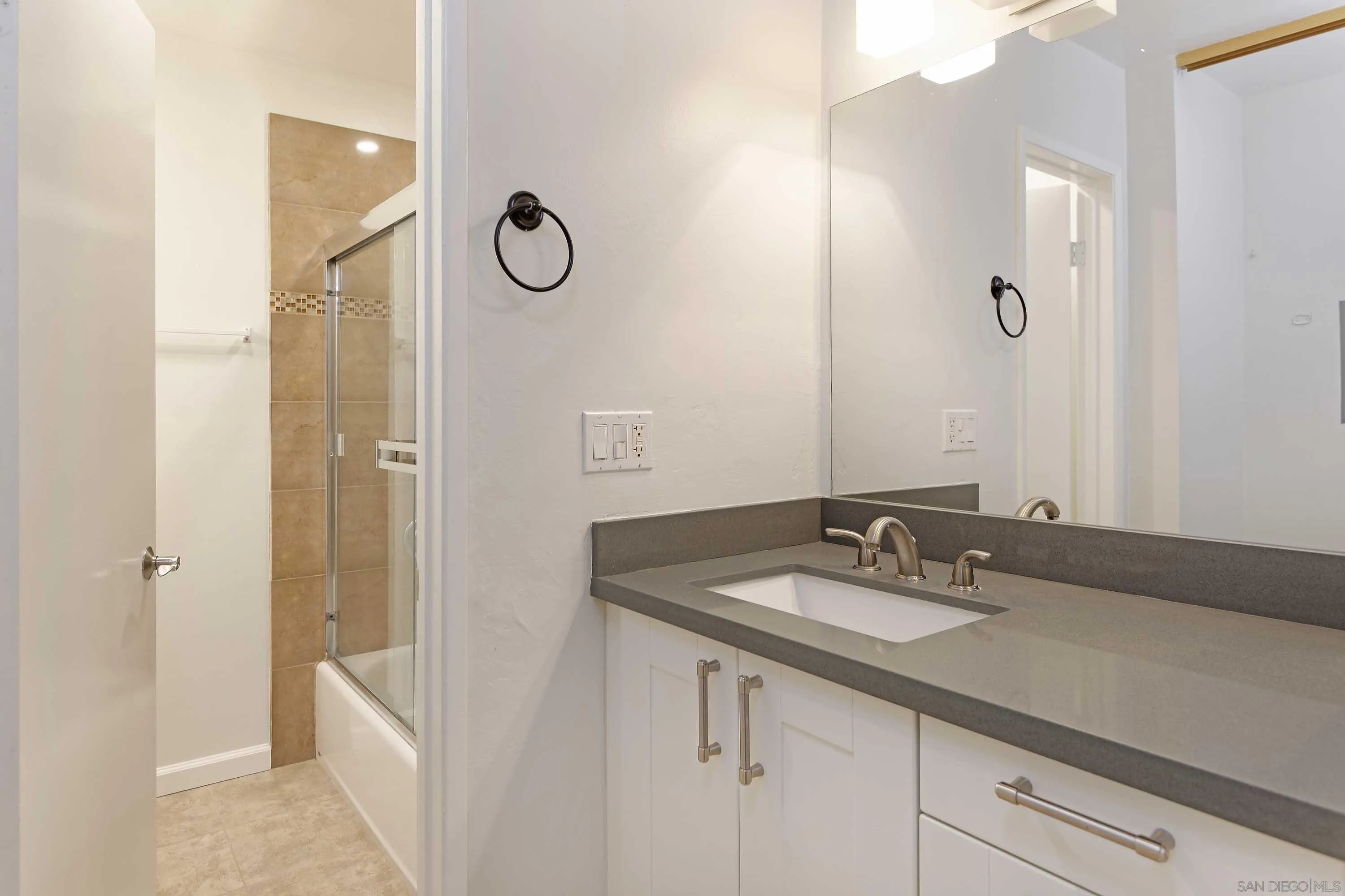 Photo #14: 250033980 Listing: Photo #14