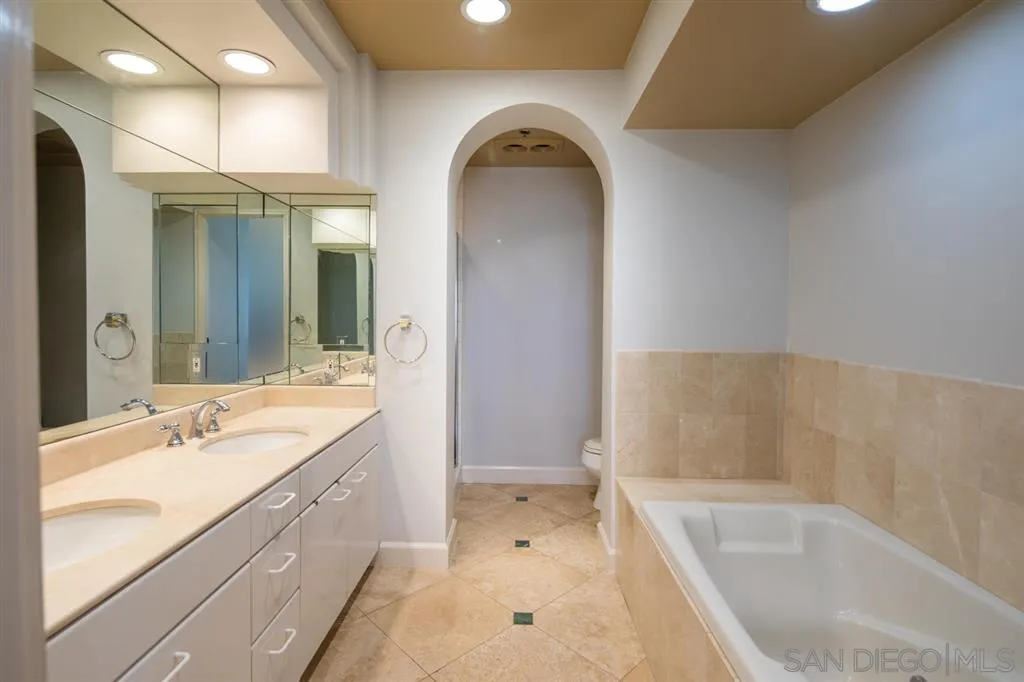 Photo #11: 250034001 Listing: Photo #11