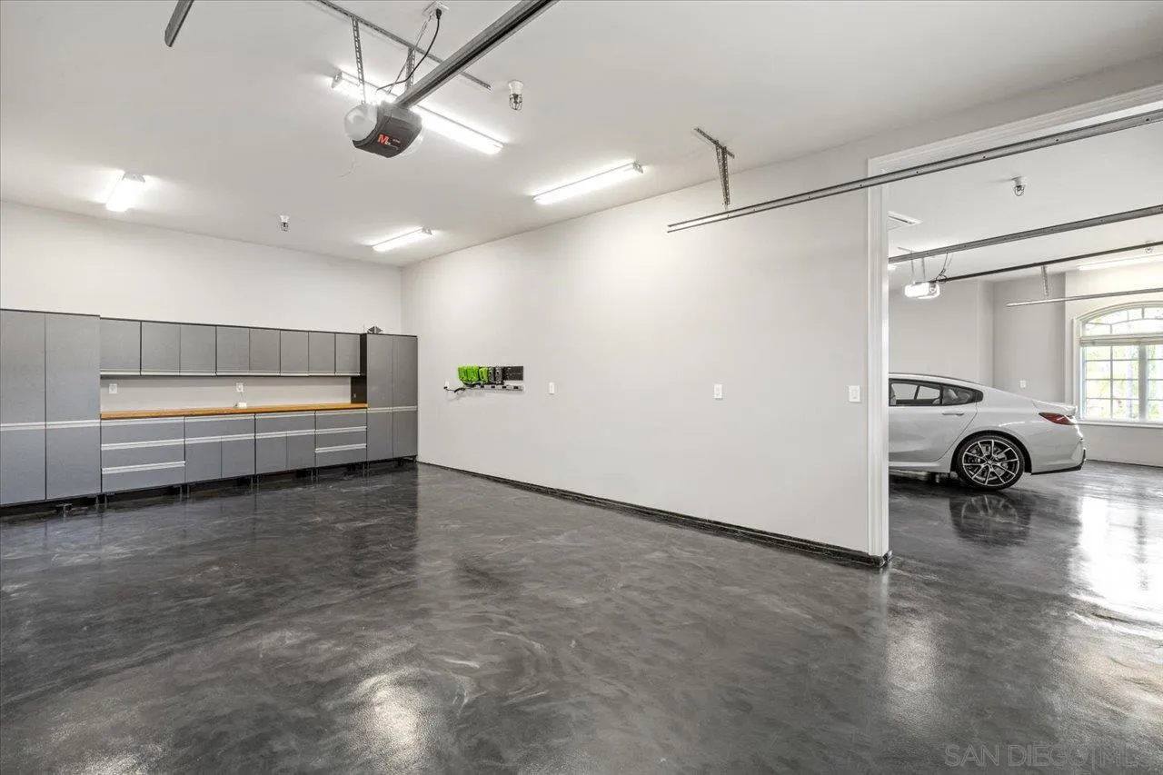 https://cdn.realtyfeed.com/cdn/127/250034006/a71456ee60350468414216c5036d0652.webp