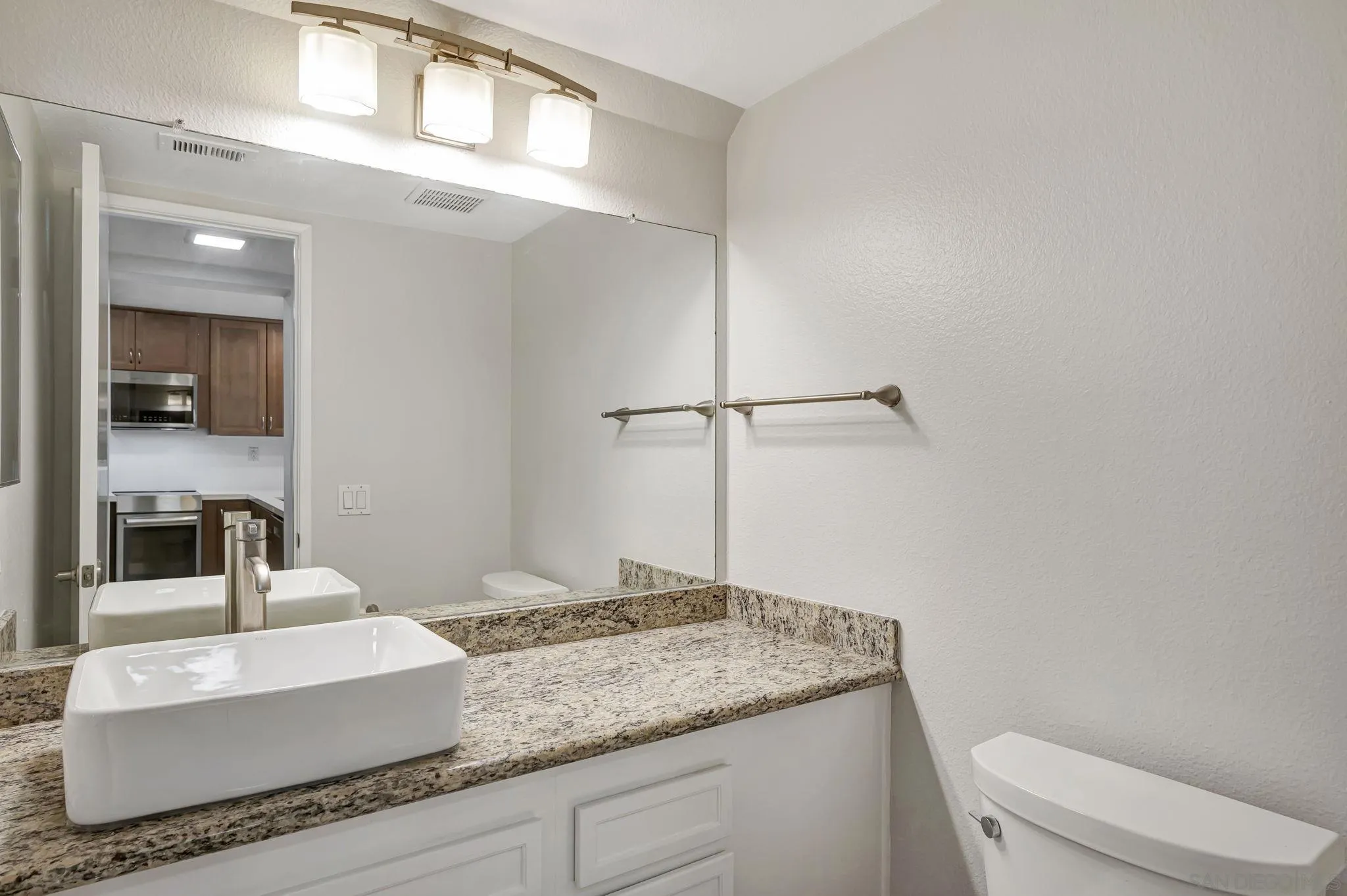 Photo #13: 250034012 Listing: Photo #13