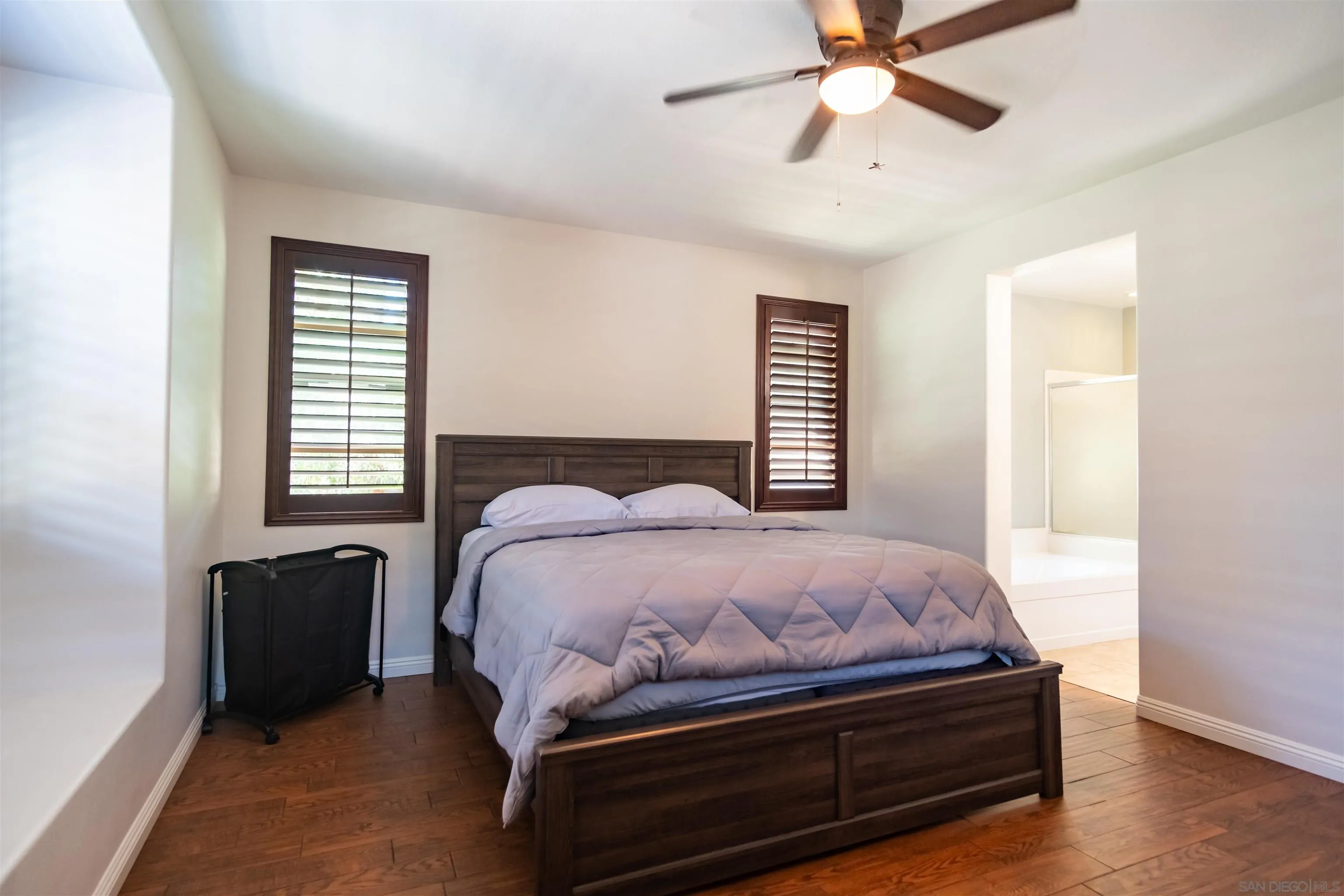 https://cdn.realtyfeed.com/cdn/127/250034016/85a8e00bc9c488cb2ceb7a66cee952b4.webp
