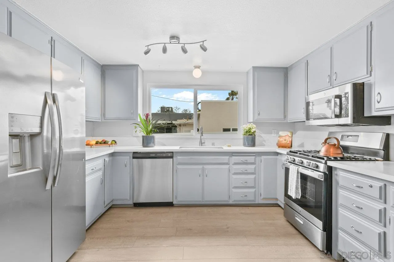 https://cdn.realtyfeed.com/cdn/127/250034028/737ab42f8f4350583227b54a8ef6b92c.webp