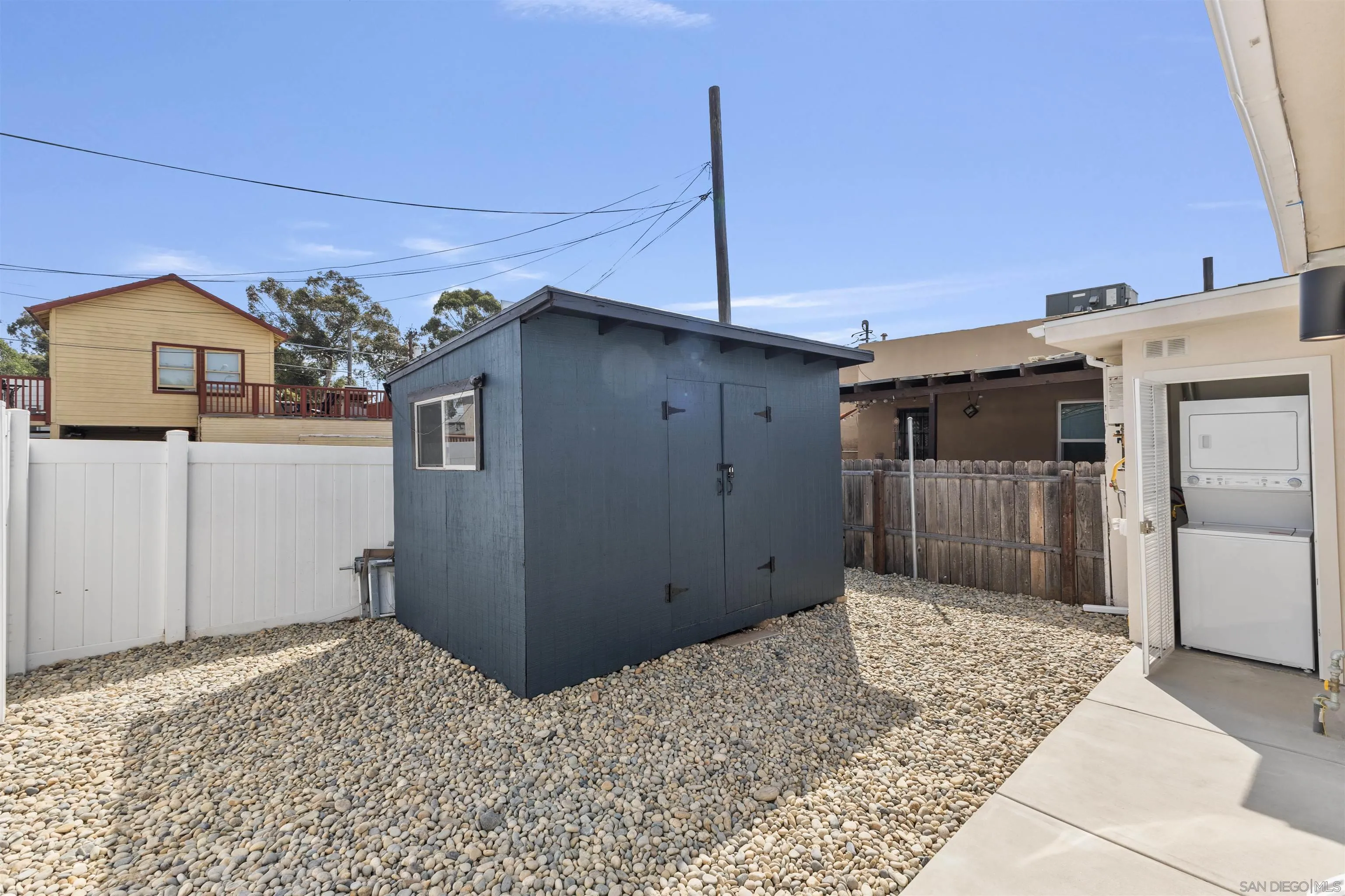 https://cdn.realtyfeed.com/cdn/127/250034028/8bd94b6bdff199a7981f63e4e6b0b4f0.webp