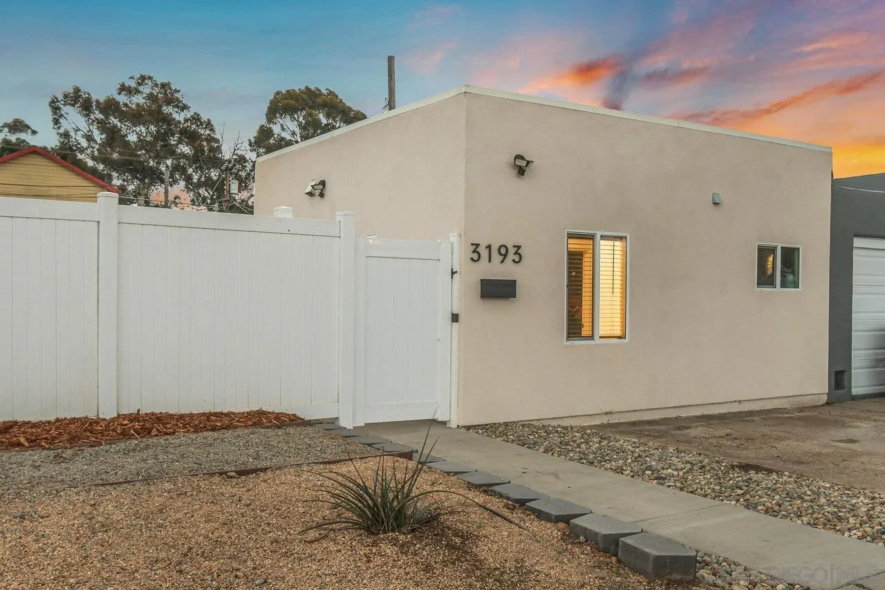 https://cdn.realtyfeed.com/cdn/127/250034028/c0031d7983ef315efdaccf8481e9dfb0.webp