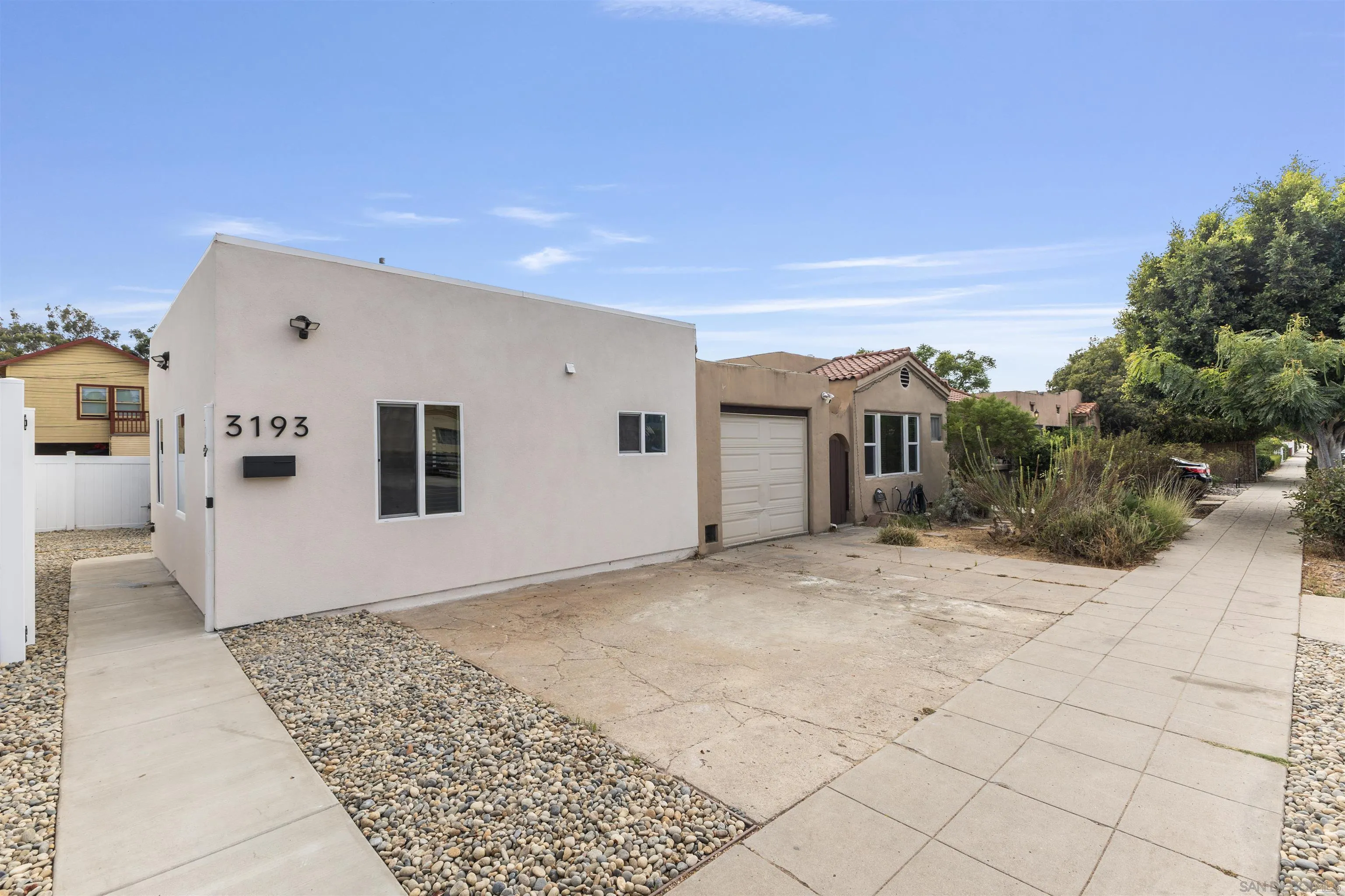 https://cdn.realtyfeed.com/cdn/127/250034028/ca8d33daa51bb41555d0b62f15459e06.webp