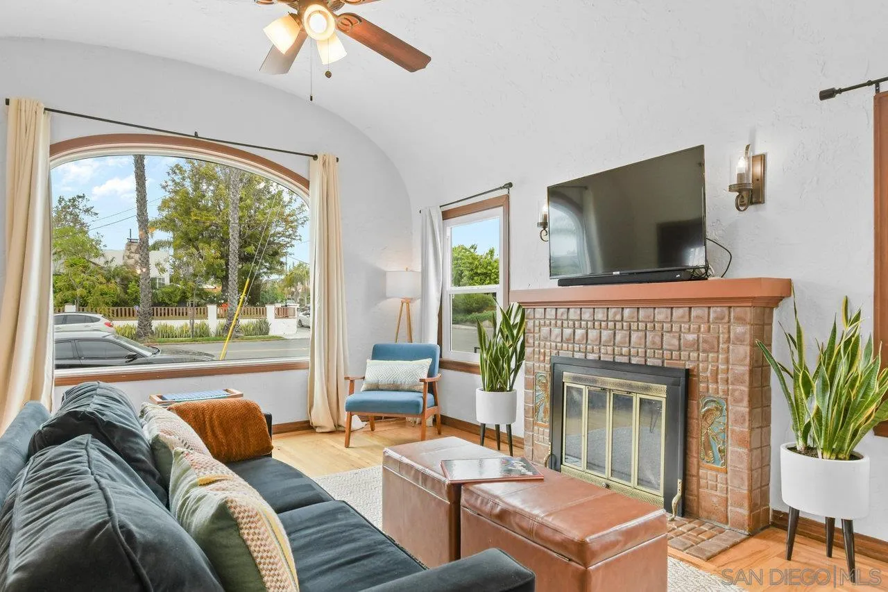https://cdn.realtyfeed.com/cdn/127/250034028/d0c76e03dd665160b4a51f9d49bd4d76.webp