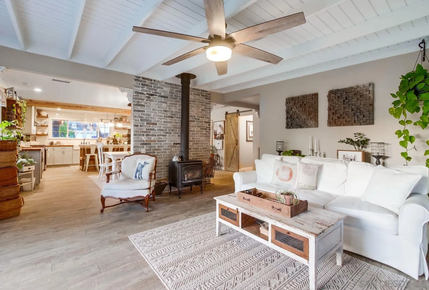https://cdn.realtyfeed.com/cdn/127/250034031/1ab5e91b33ad03d5119d531f5efd6fa1.webp