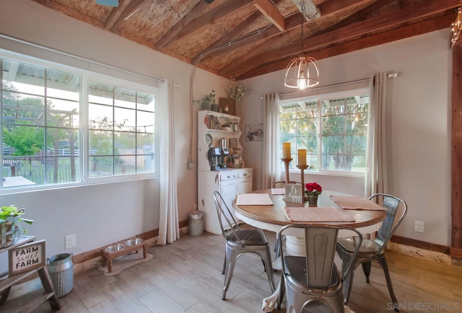https://cdn.realtyfeed.com/cdn/127/250034031/7d6e5bf4aaa2ad48f7118e0113b11adc.webp