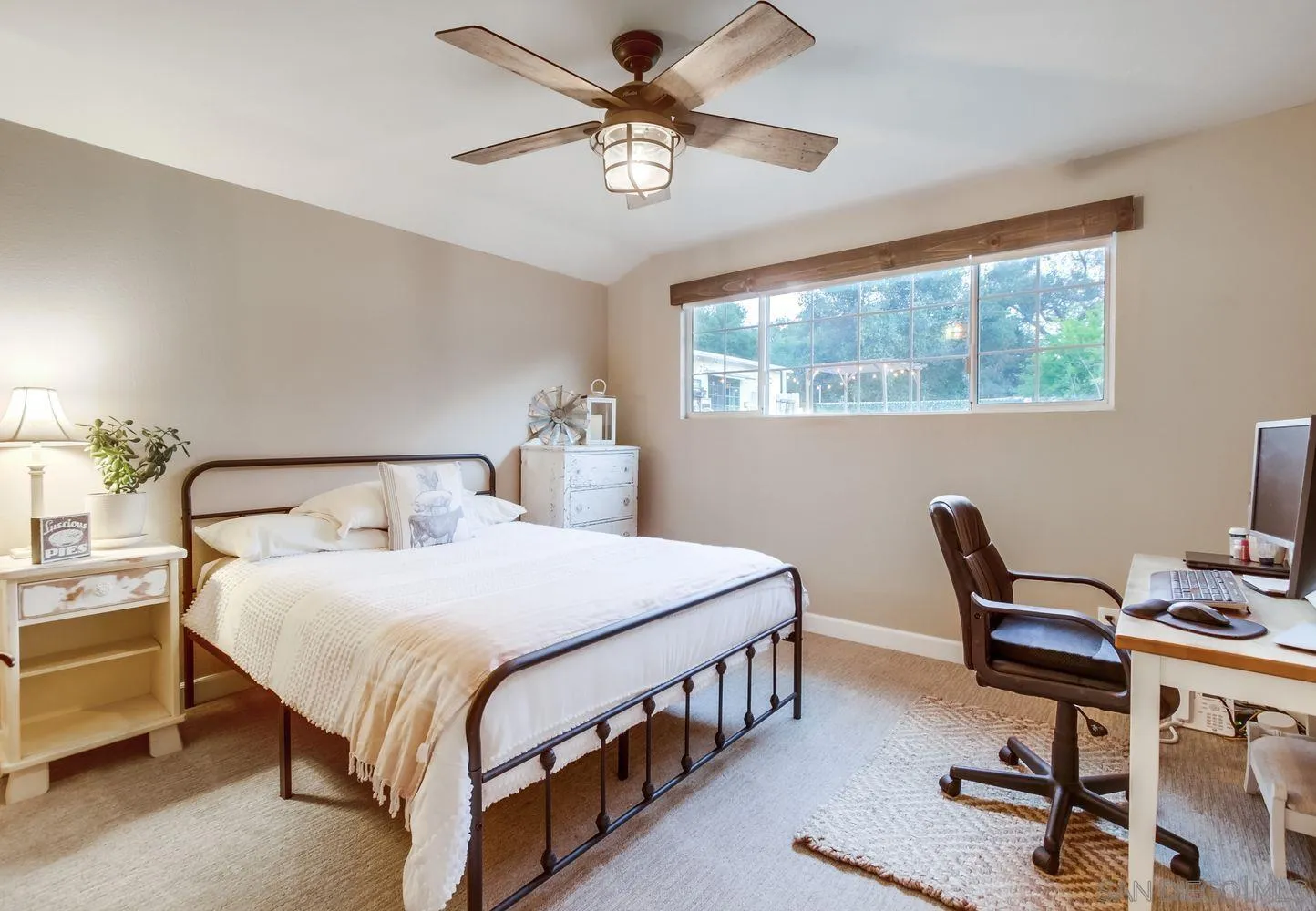 https://cdn.realtyfeed.com/cdn/127/250034031/897df14c7ba1dcb3a0168dab5ddbccf0.webp