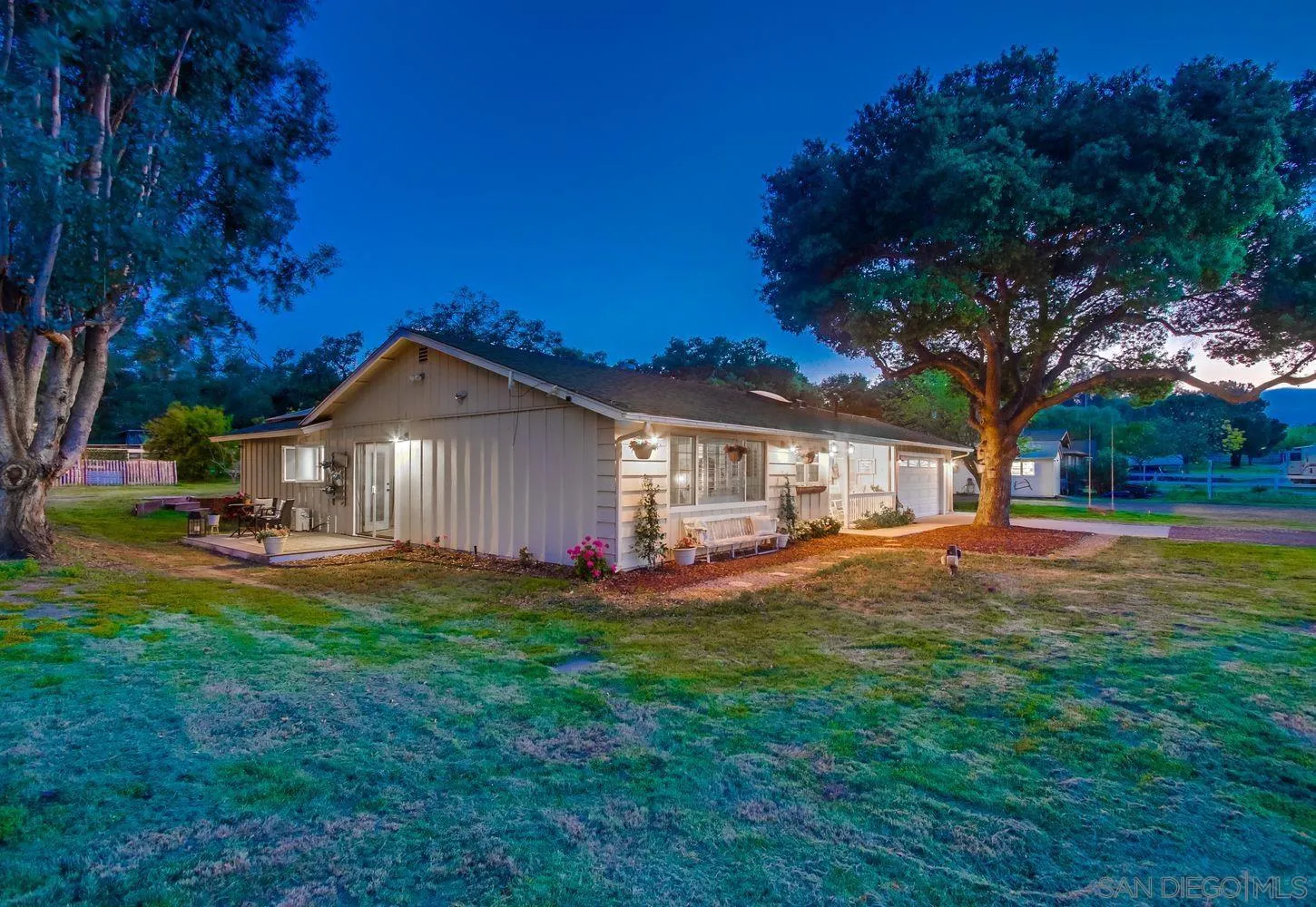 https://cdn.realtyfeed.com/cdn/127/250034031/bb7ceb8039f1d939f8fa10fffc3dc3dd.webp
