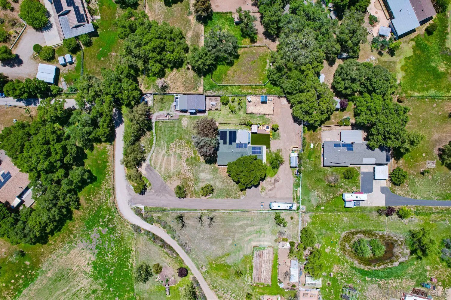 https://cdn.realtyfeed.com/cdn/127/250034031/c5ca8bd1015f20dfe2e10ed269e7c5ea.webp