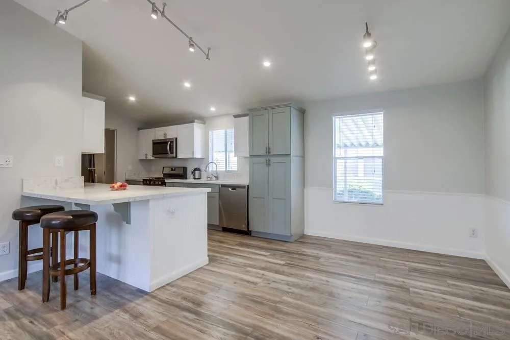 https://cdn.realtyfeed.com/cdn/127/250034039/11840d1d9b007f14f75e6d2aaa8f5f0b.webp