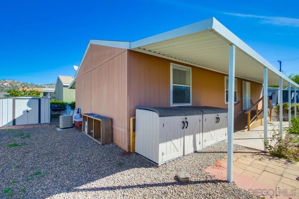 https://cdn.realtyfeed.com/cdn/127/250034039/377378efc2cce0325e64b7ca8e271f20.webp