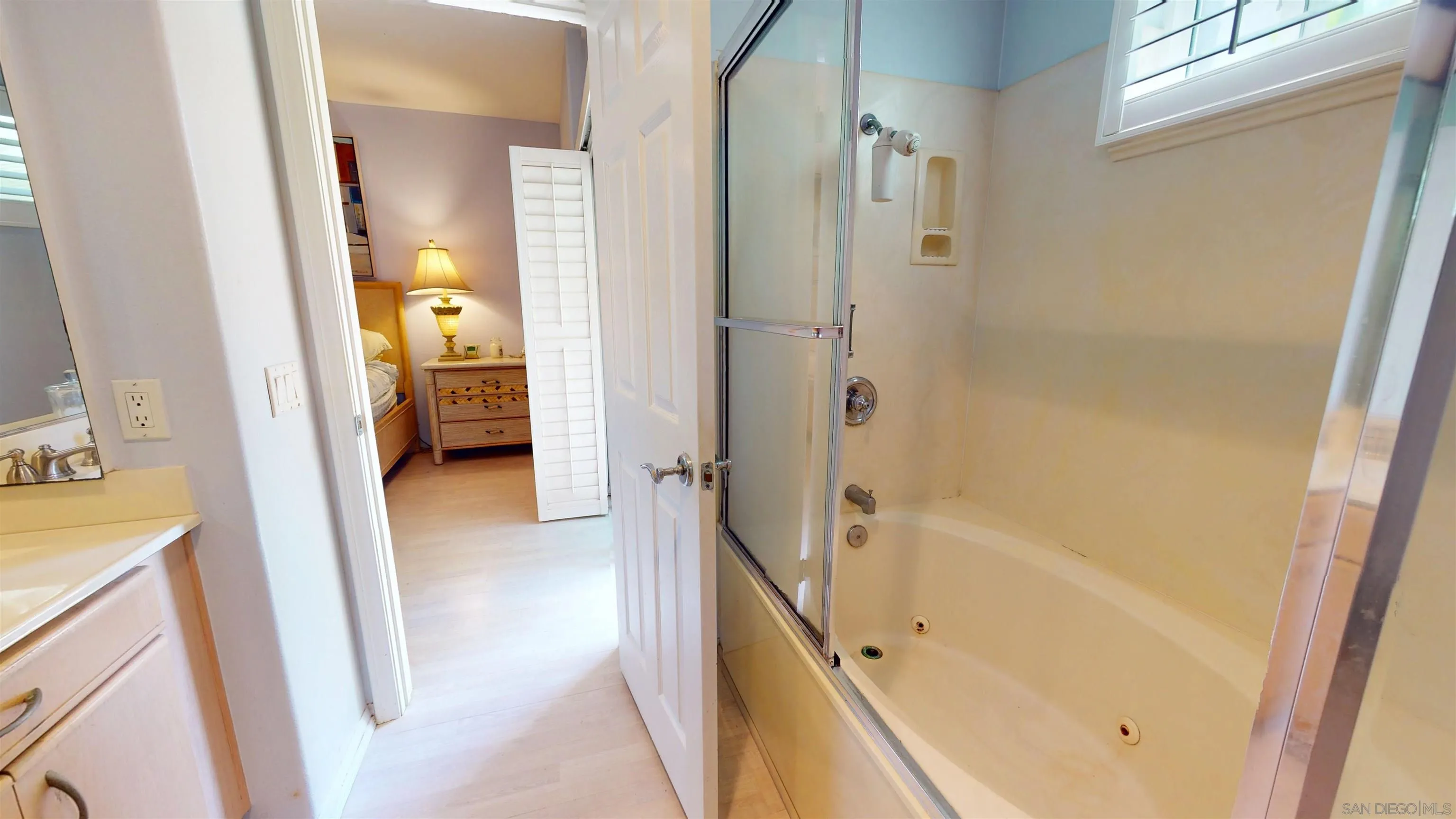 Photo #13: 250034043 Listing: Photo #13