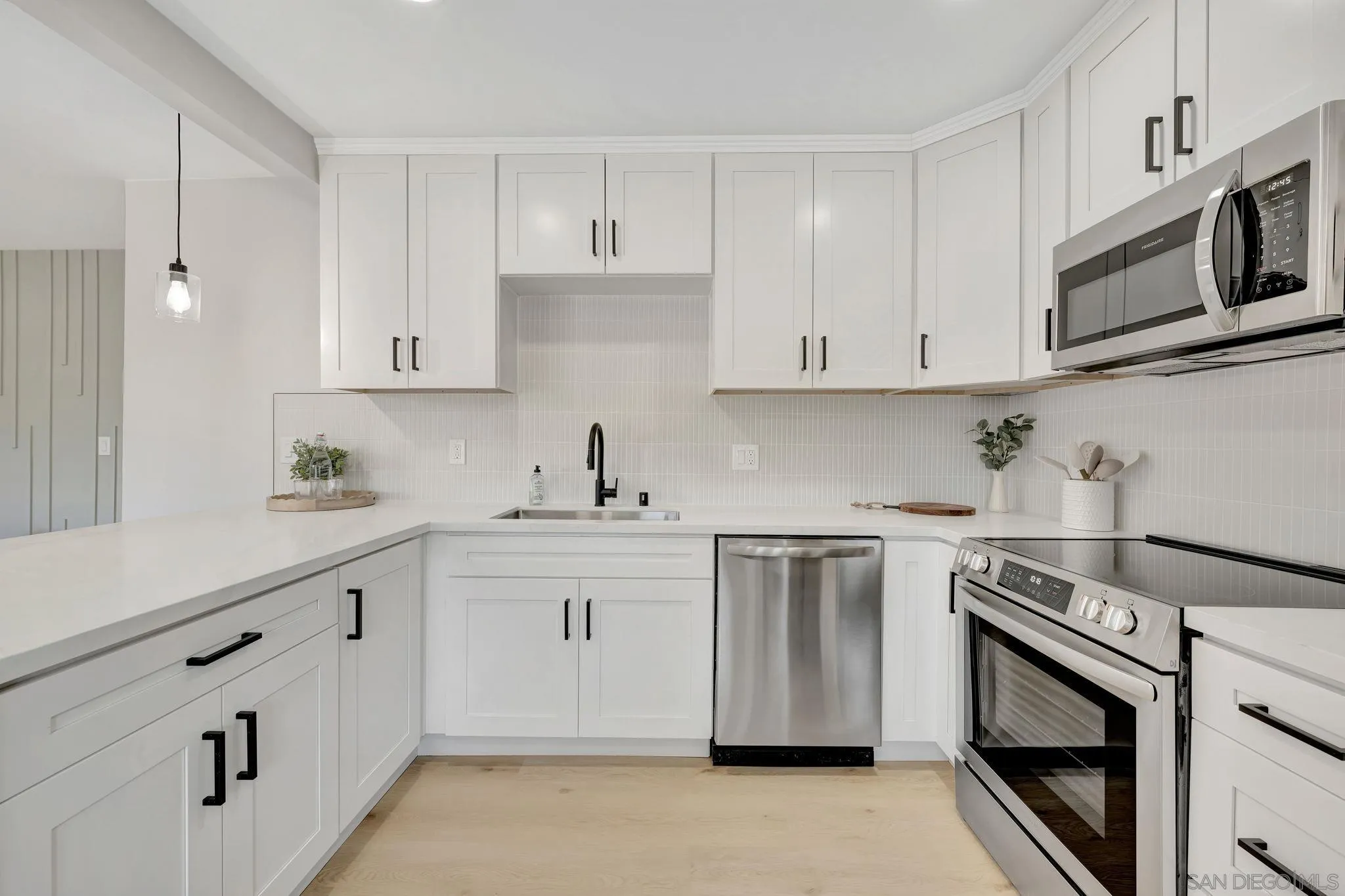 https://cdn.realtyfeed.com/cdn/127/250034071/66292e859124531aab2226c9d2562c13.webp