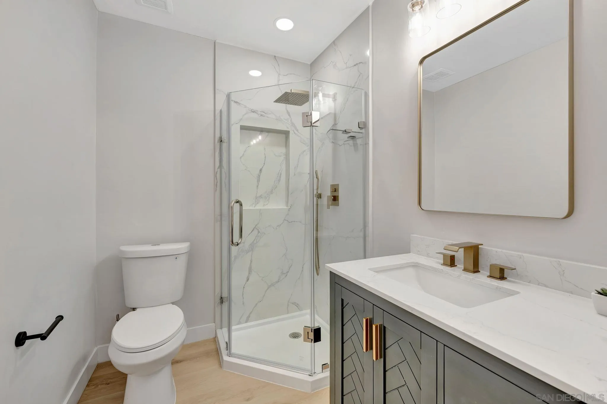 https://cdn.realtyfeed.com/cdn/127/250034071/b8a1bbe278ca89a7e3a3ffa2f8374bc1.webp