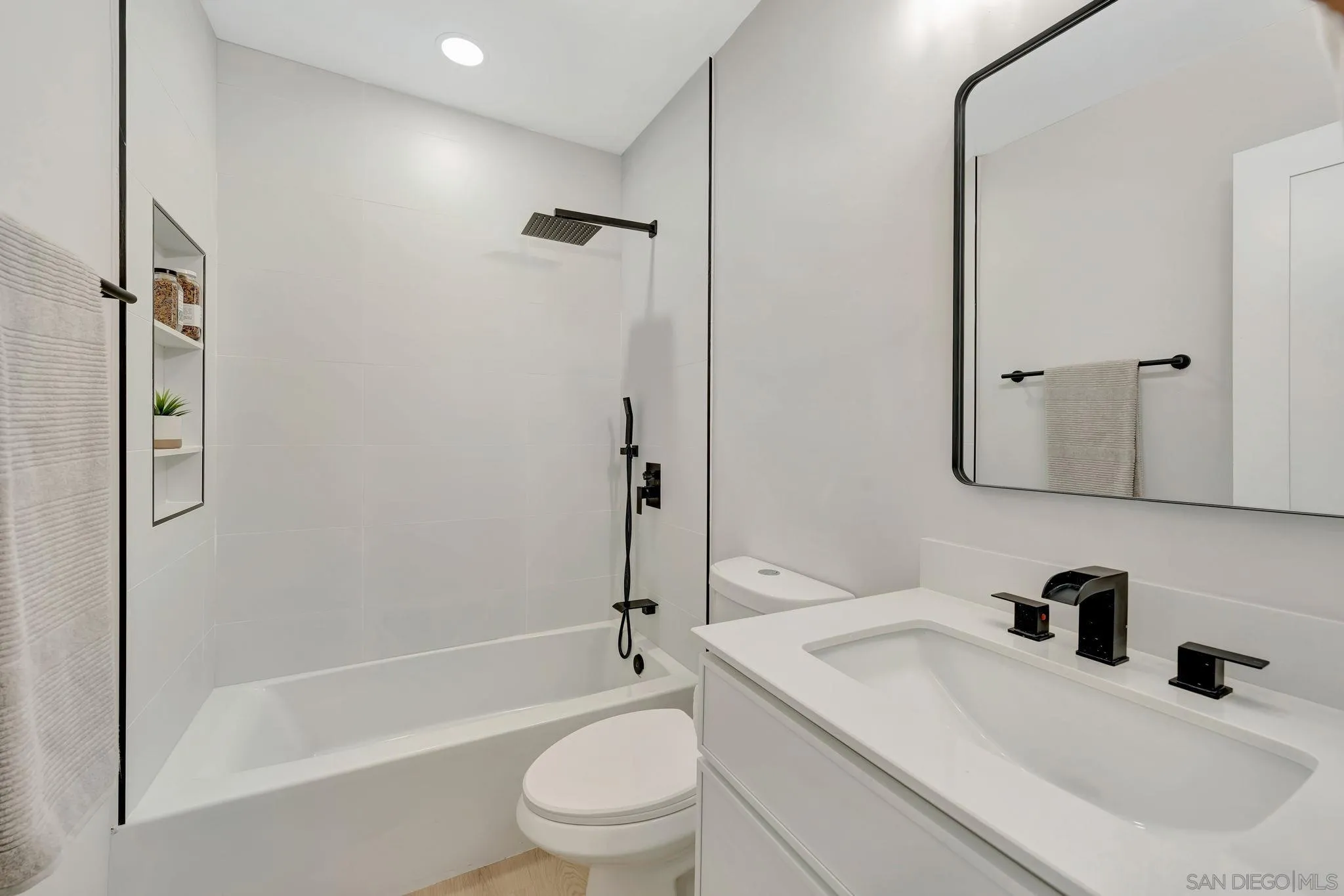 https://cdn.realtyfeed.com/cdn/127/250034071/ece71a32a04730bf87d5bb72f9cc9bc6.webp