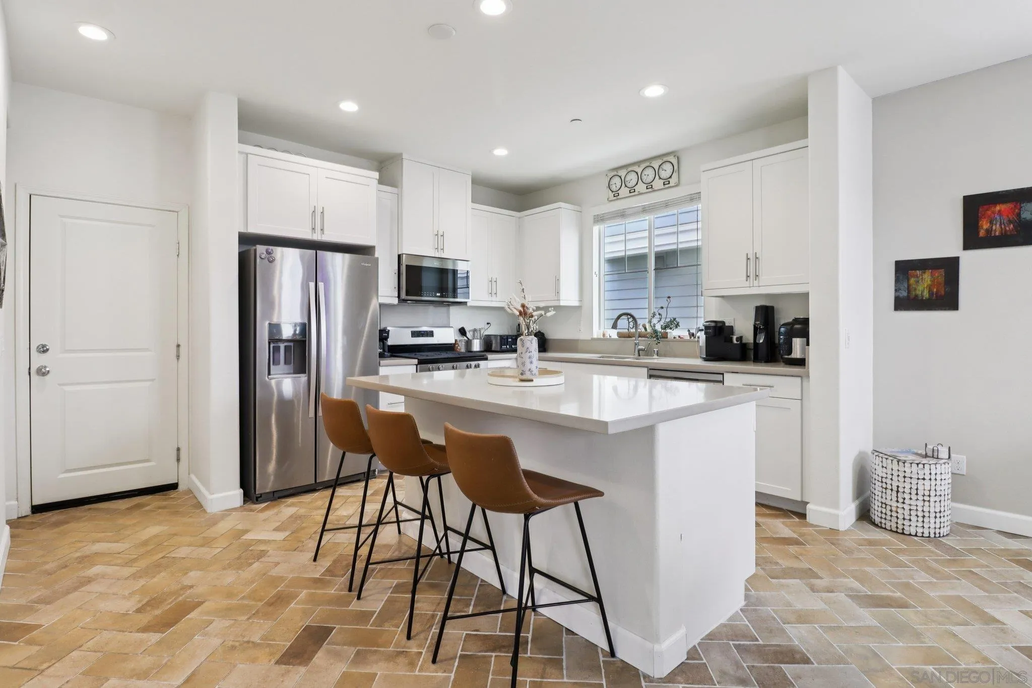 Photo #3: 250034077 Listing 