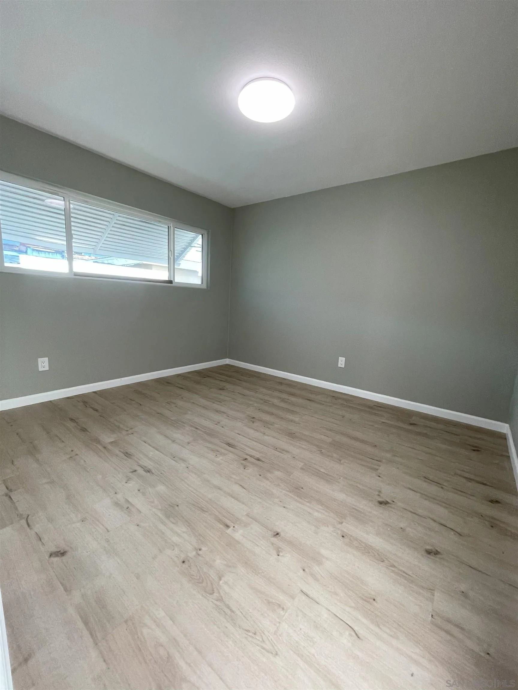 https://cdn.realtyfeed.com/cdn/127/250034082/0b54e253335e20065ac619bc805649f9.webp