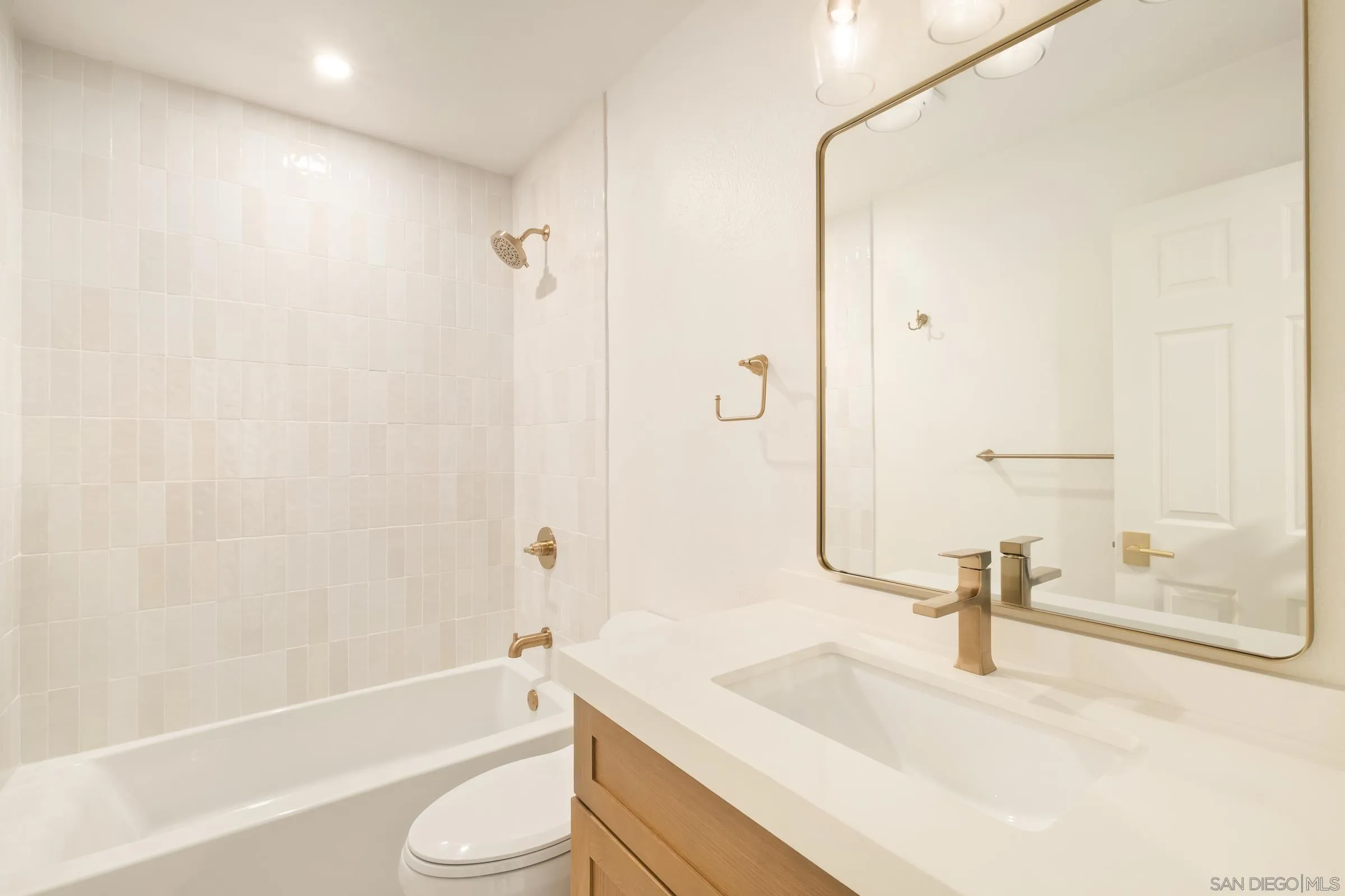 Photo #8: 250034083 Listing: Photo #8